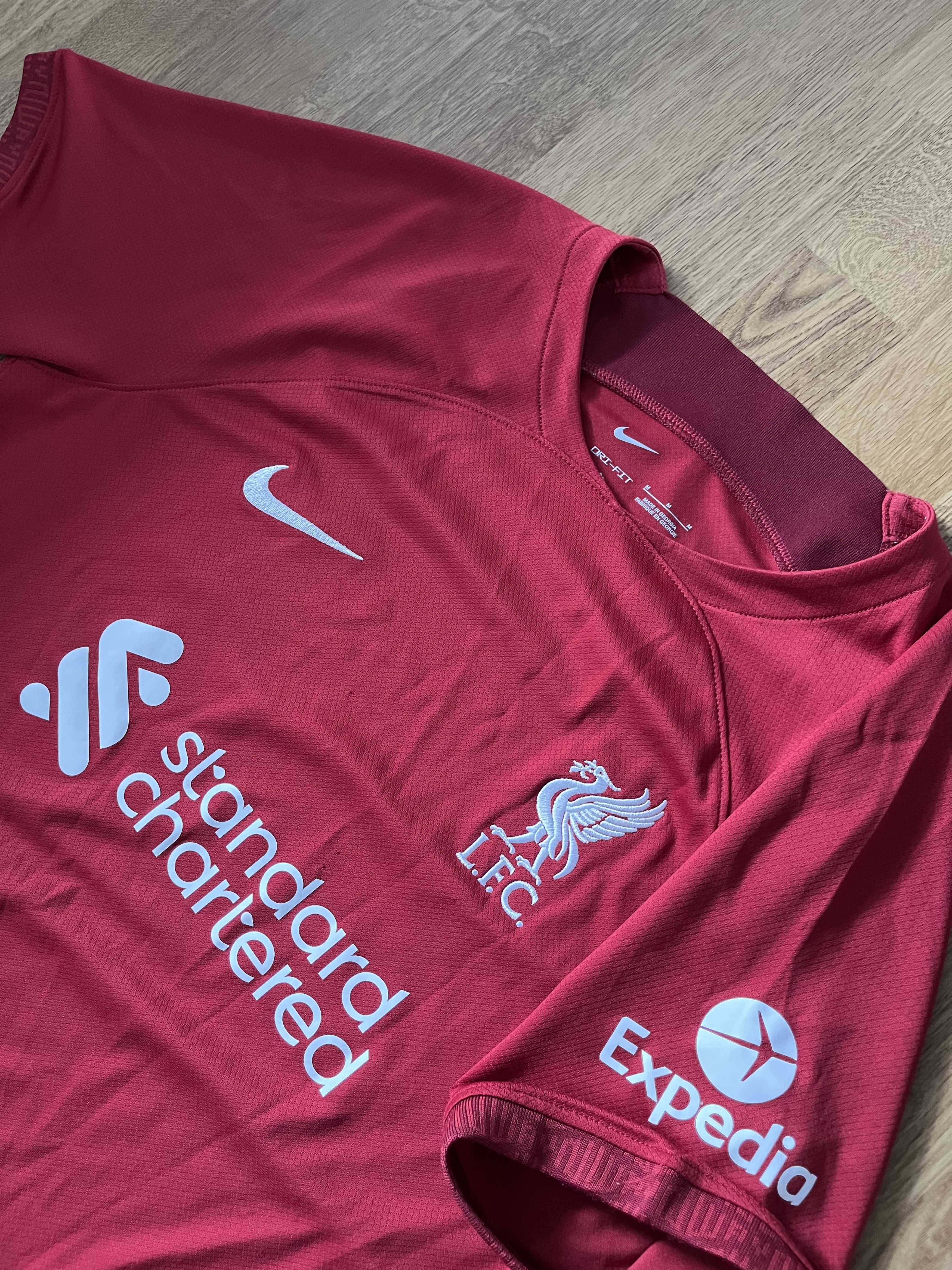 Nike Liverpool 2021-22 Nike football kit Size US M / EU 48-50 / 2 - 2 Thumbnail