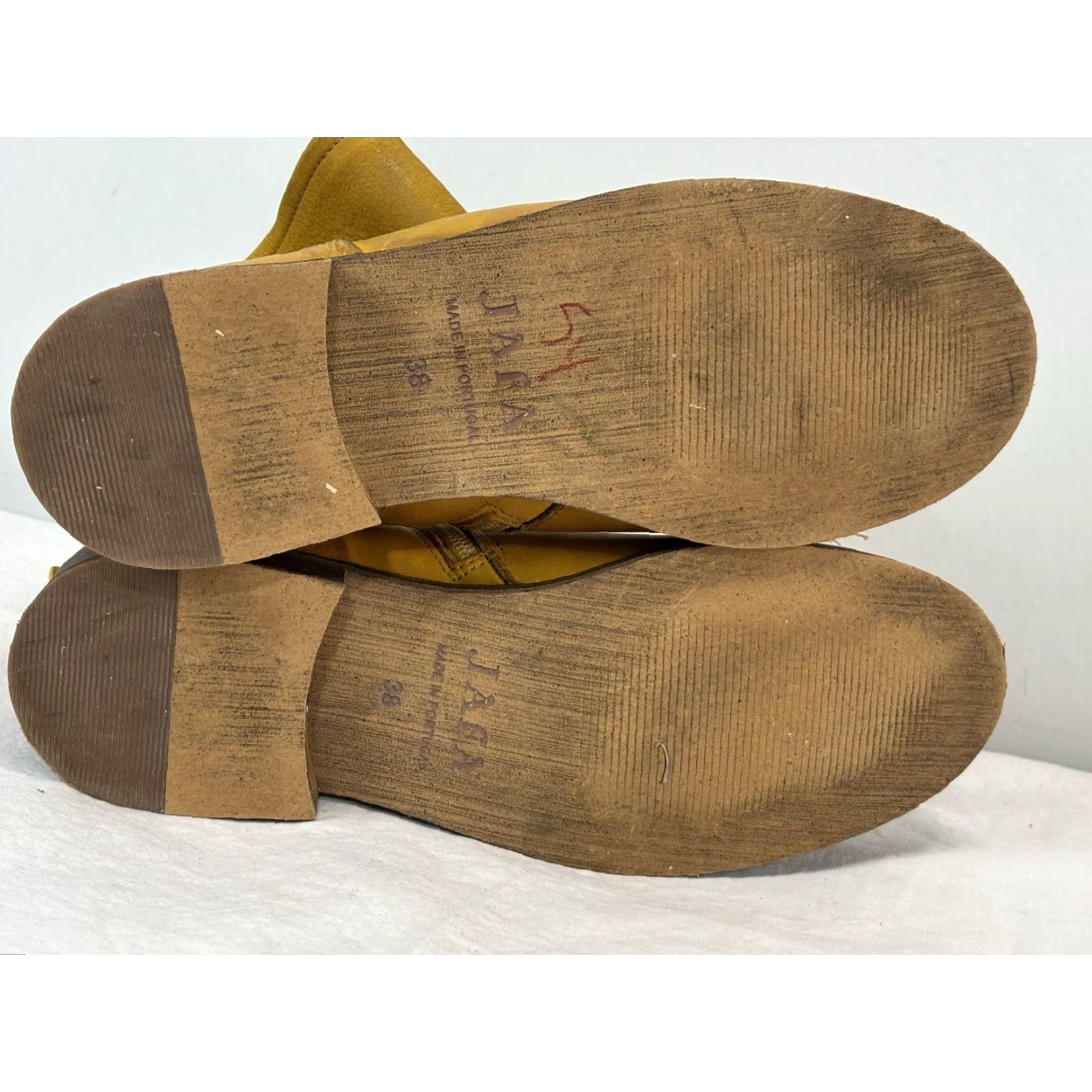 VINTAGE Jafa Leather Ankle Booties Sz 7.5 US Yellow Distressed Zip Womens