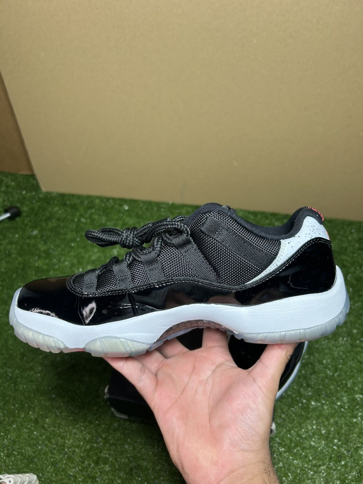 Jordan Brand Jordan 11 low Infared Size US 7.5 / EU 40-41 - 7 Thumbnail