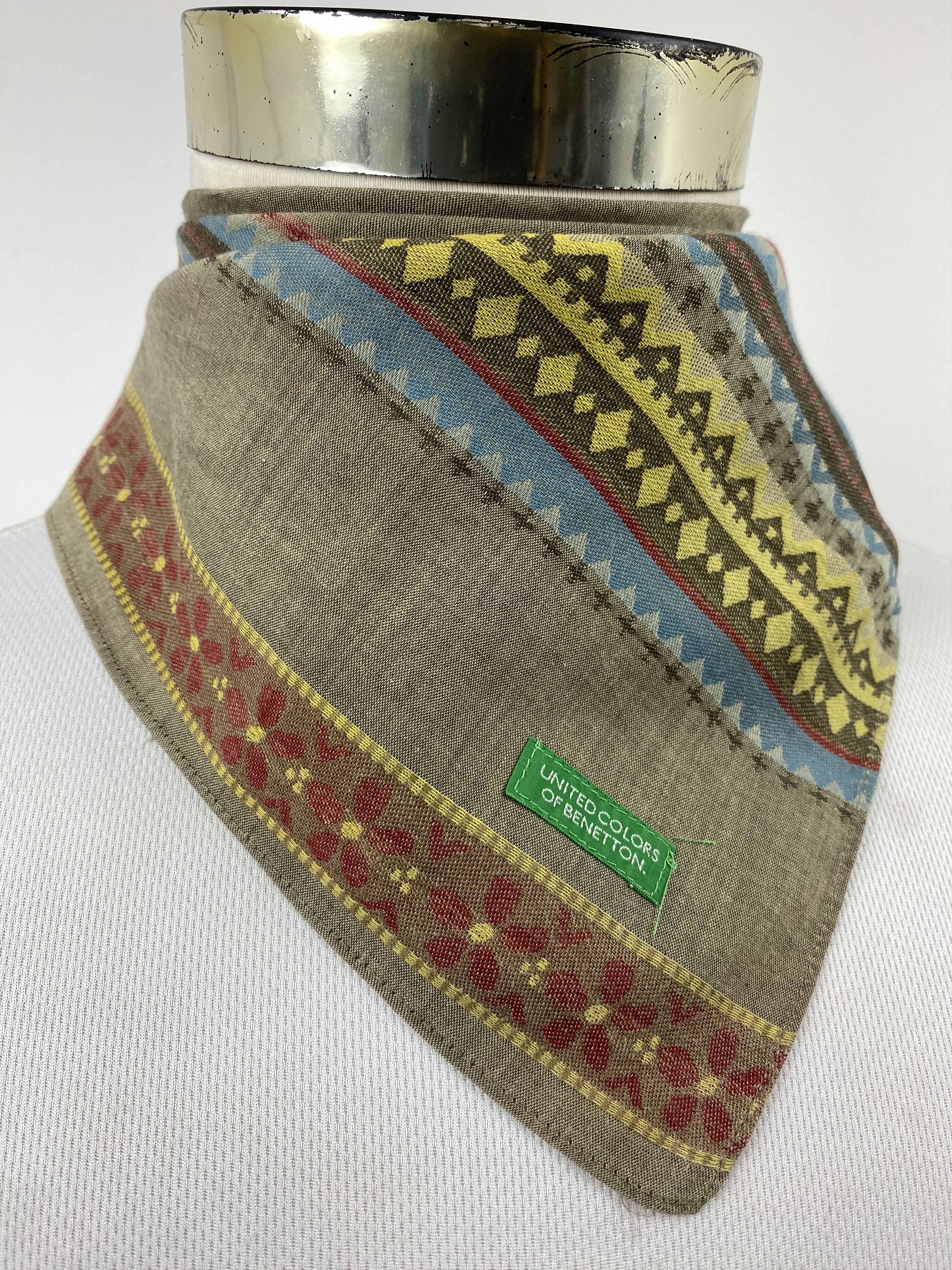 United Colors Of Benetton United Color Of Benetton Handkerchief / Neckerchief HKC1154 Size ONE SIZE - 2 Thumbnail