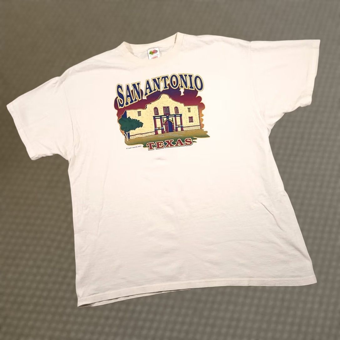 Fruit Of The Loom VINTAGE San Antonio Texas Shirt 2XL Graphic Tee Novelty Grunge Nike Size US XXL / EU 58 / 5 - 1 Thumbnail