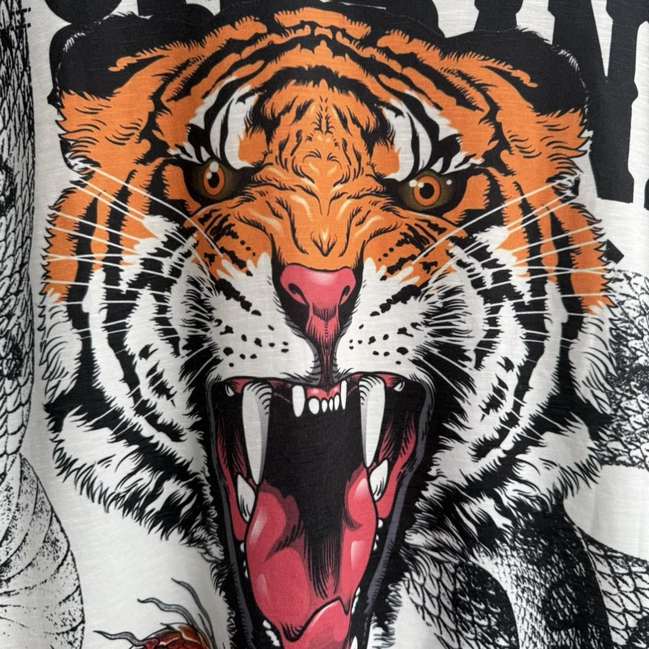 Vintage Cipo & Baxx white tiger skull dragon graphic Size US L / EU 52-54 / 3 - 6 Thumbnail