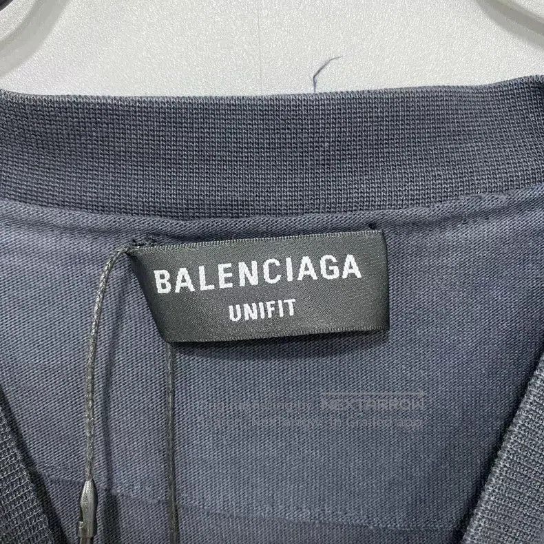 Balenciaga Balenciaga Destroyed Short Sleeve Size US XL / EU 56 / 4 - 4 Thumbnail
