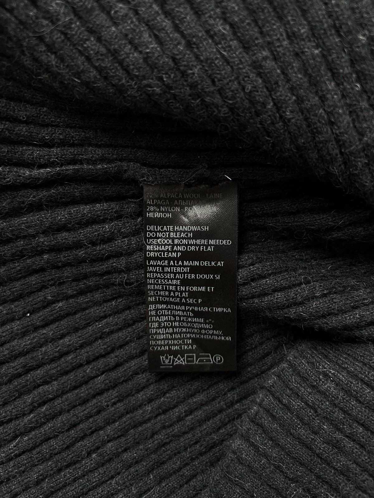 Ann Demeulemeester Ann Demeulemeester Elongated Alpaca Turtleneck Sweater Size US S / EU 44-46 / 1 - 8 Thumbnail