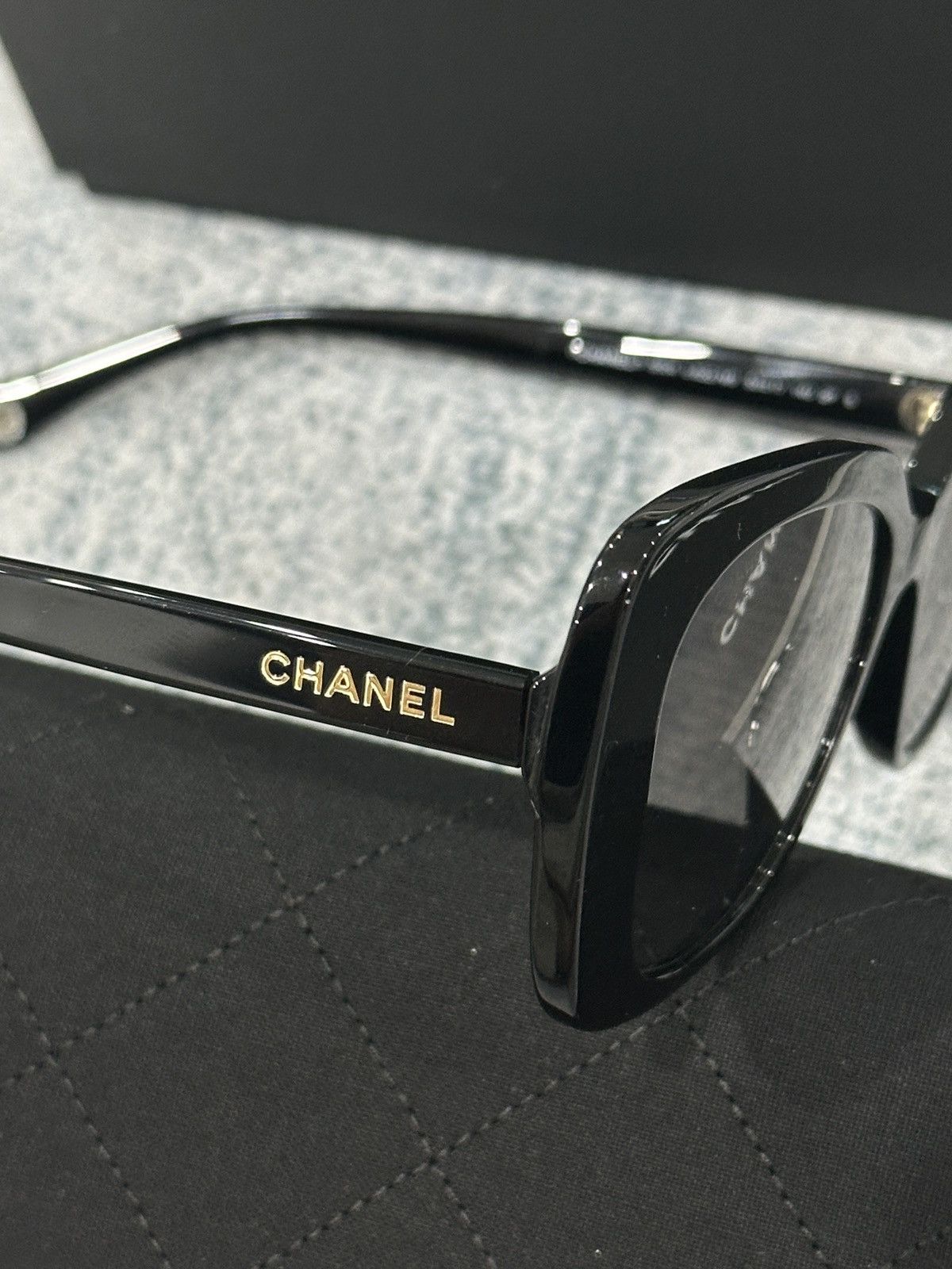 Chanel CHANEL 0CH5504 C622M3 SUNGLASSES Size ONE SIZE - 7 Thumbnail