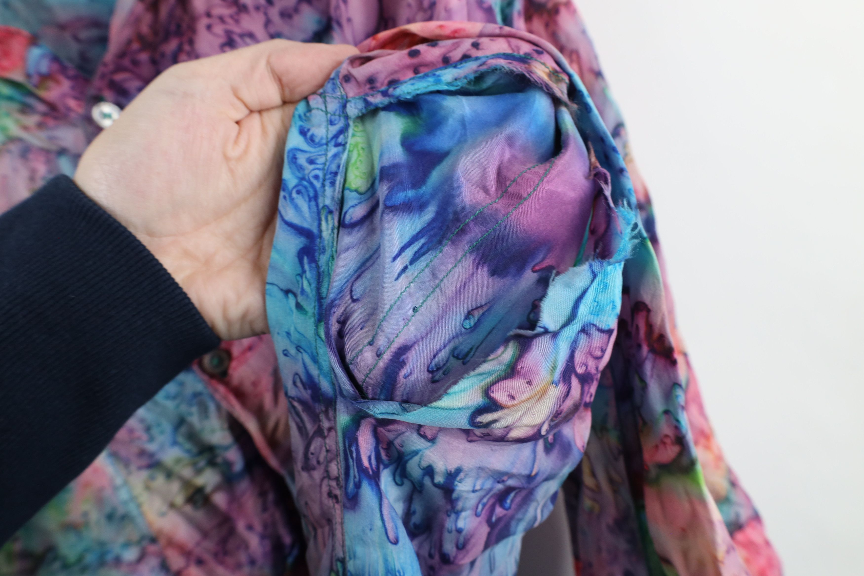 Vintage Vintage 80s 90s Streetwear Silk Rainbow Baggy Button Shirt Size M / US 6-8 / IT 42-44 - 6 Thumbnail