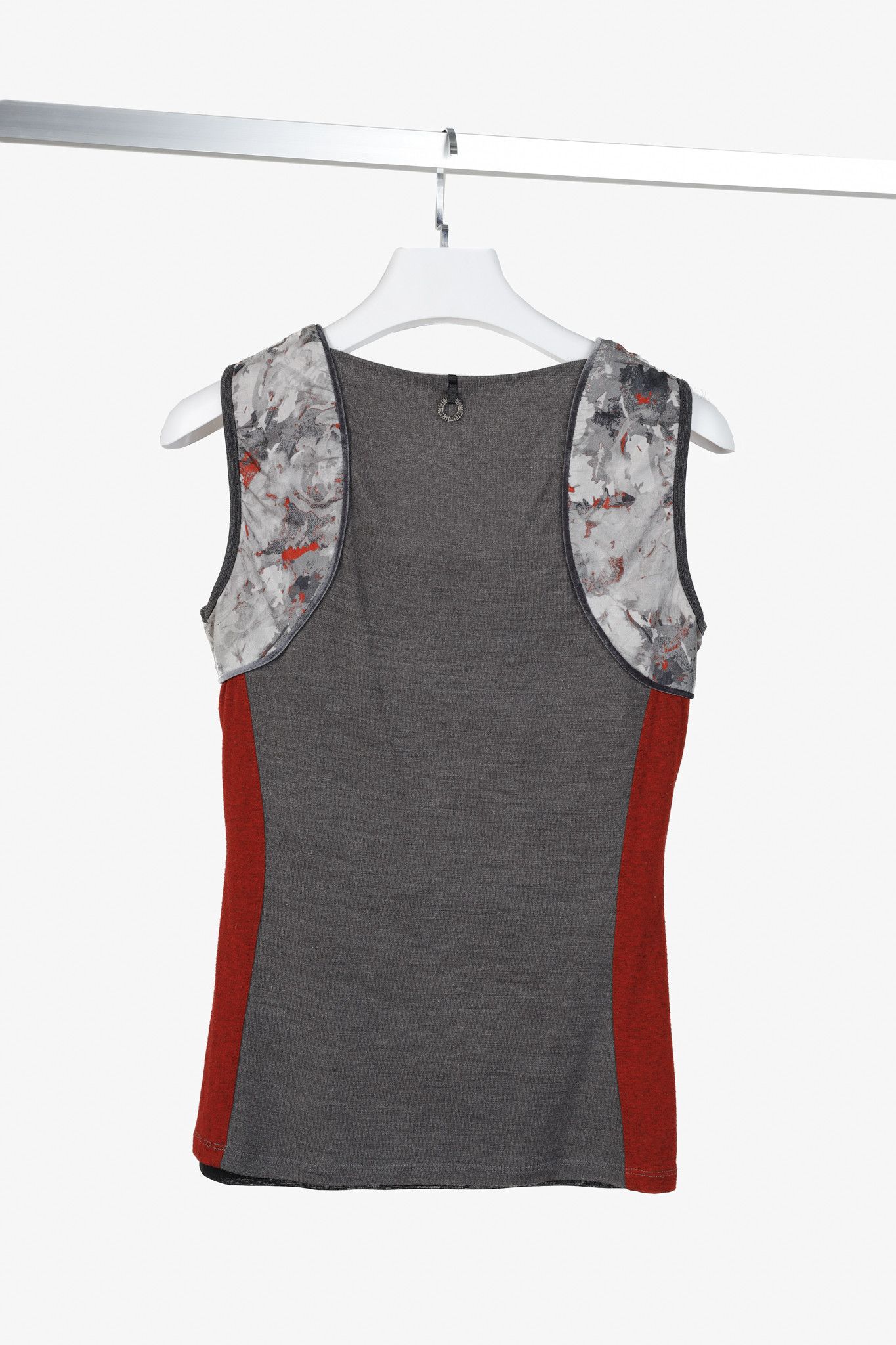 Other Save the Queen Red and Grey Tank Size XL / US 12-14 / IT 48-50 - 2 Thumbnail