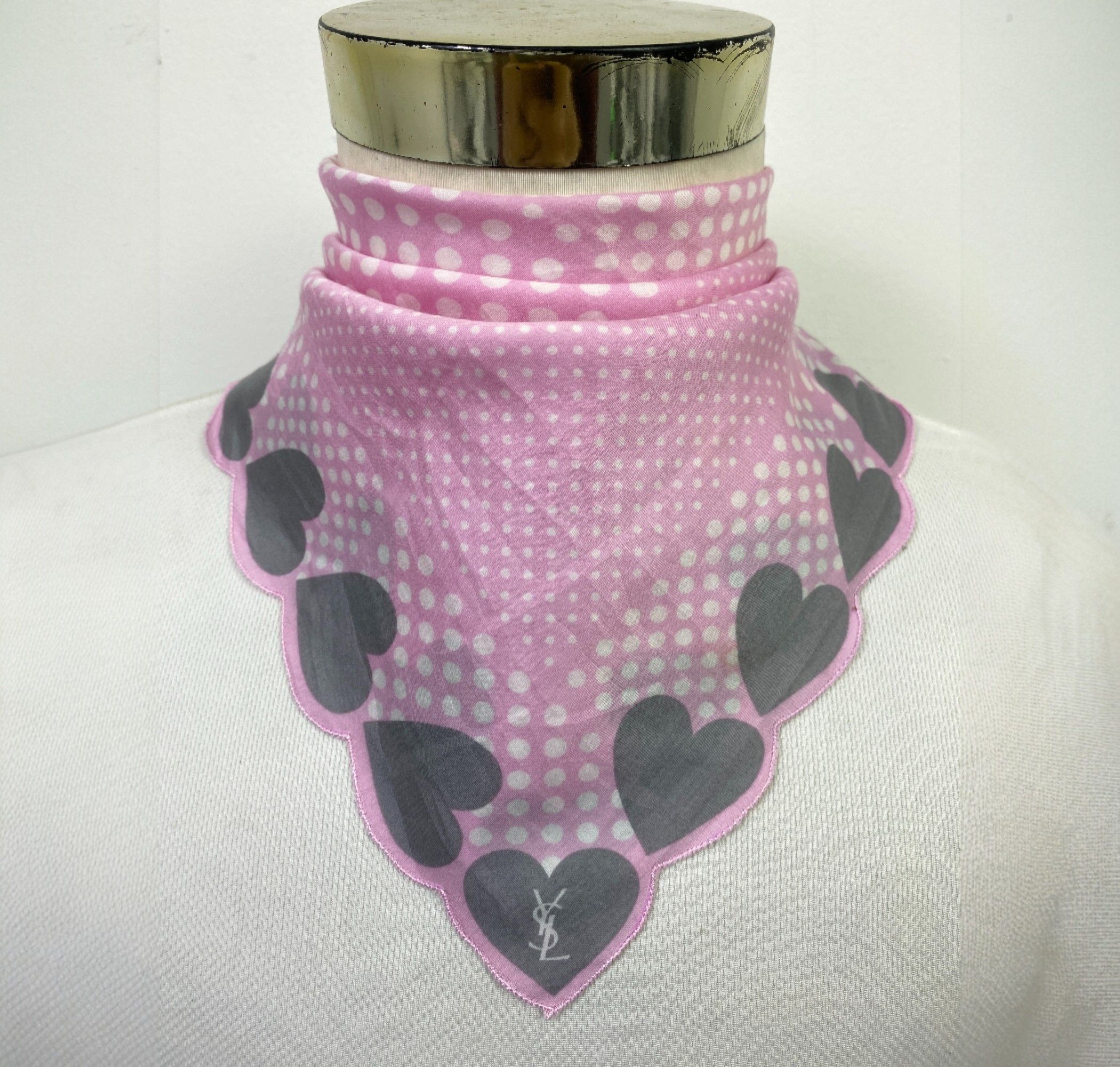 Yves Saint Laurent Yves Saint Laurent Handkerchief / Neckerchief KT0047 Size ONE SIZE - 1 Thumbnail