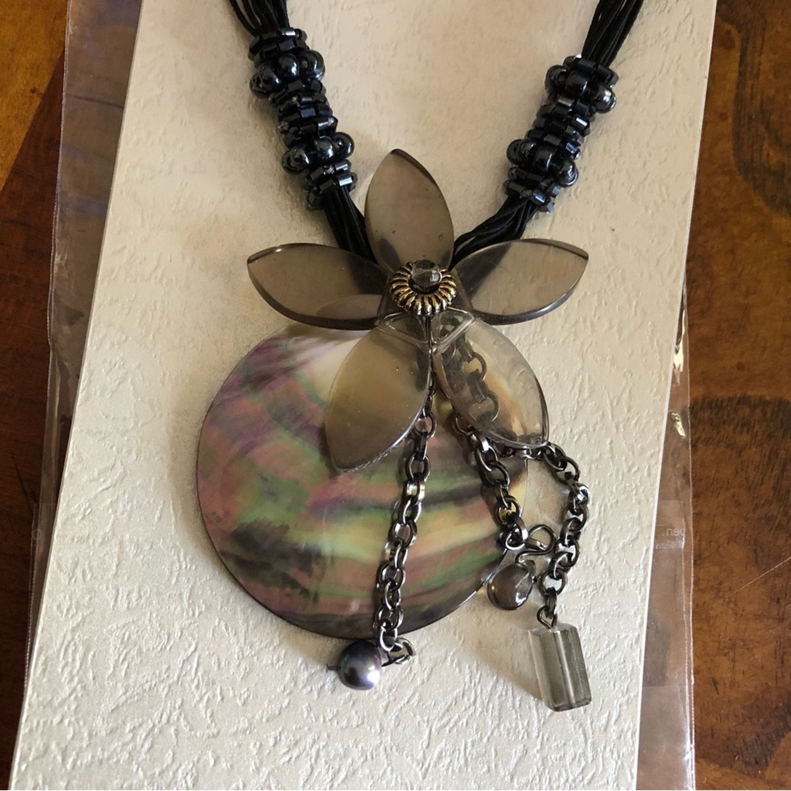 Jewelry Elegant genuine shell medallion multi strand necklace NIP Size ONE SIZE - 7 Thumbnail