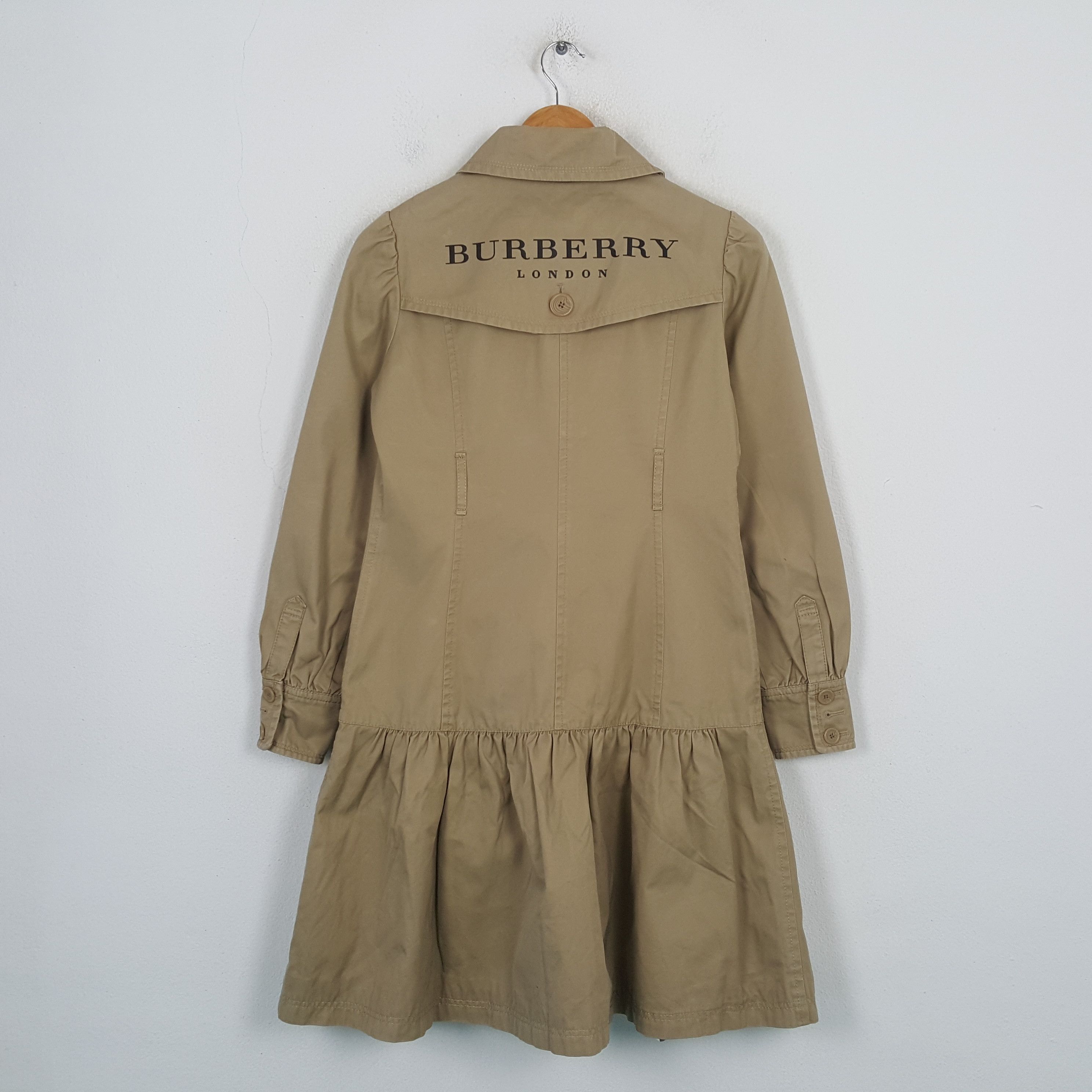 Burberry Vintage Burberry London Fashion Brand Jacket C302N13 Size XS / US 0-2 / IT 36-38 - 1 Thumbnail