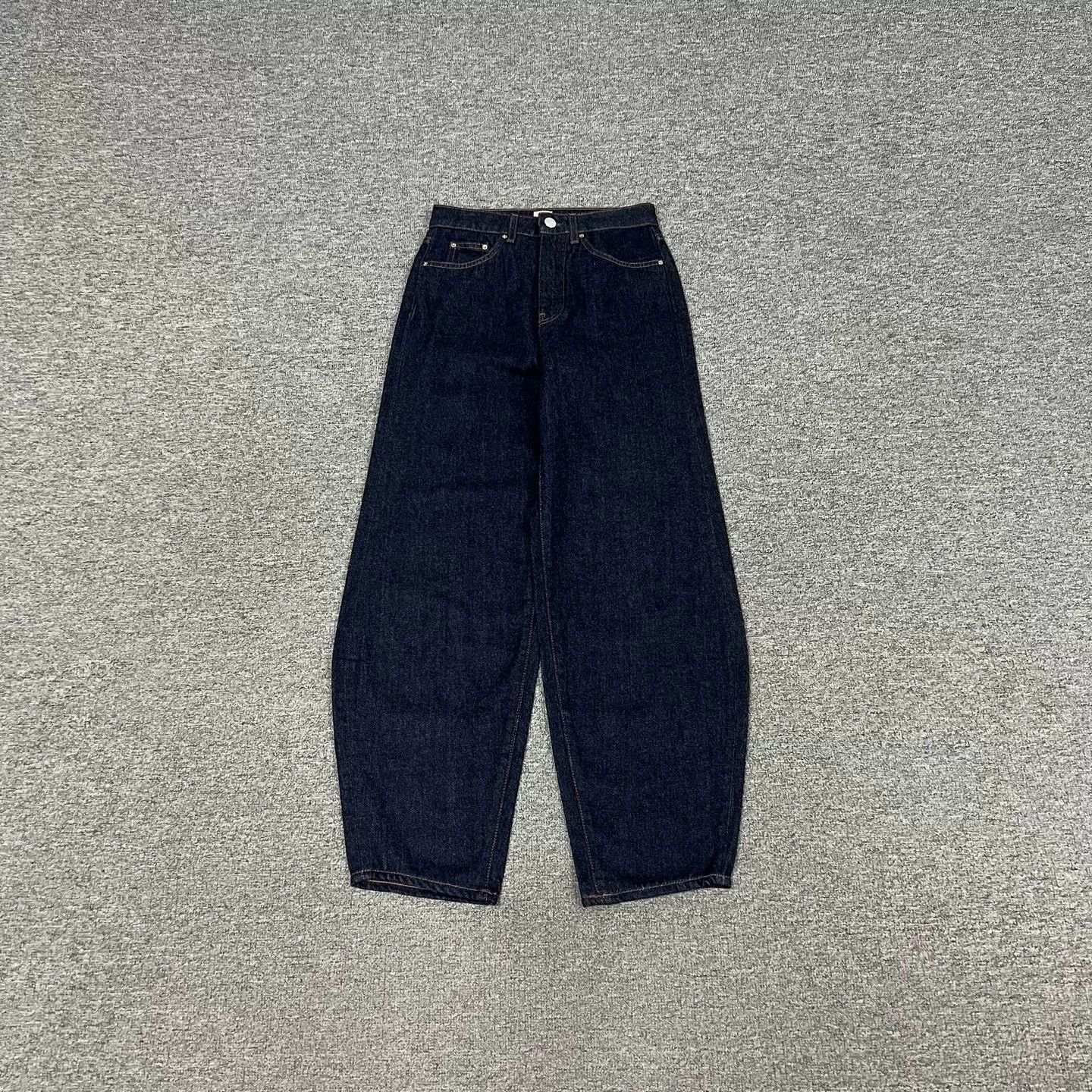 Toteme Toteme Washed Blue Curved Jeans Size 25 Size 25" / US 0 / IT 36 - 1 Thumbnail