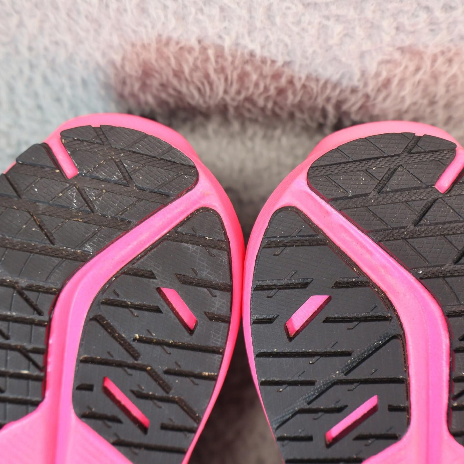Brooks Brooks Hyperion Tempo Womans 12 Pink Black Running Shoes GUC Size US 12 / IT 42 - 9 Thumbnail