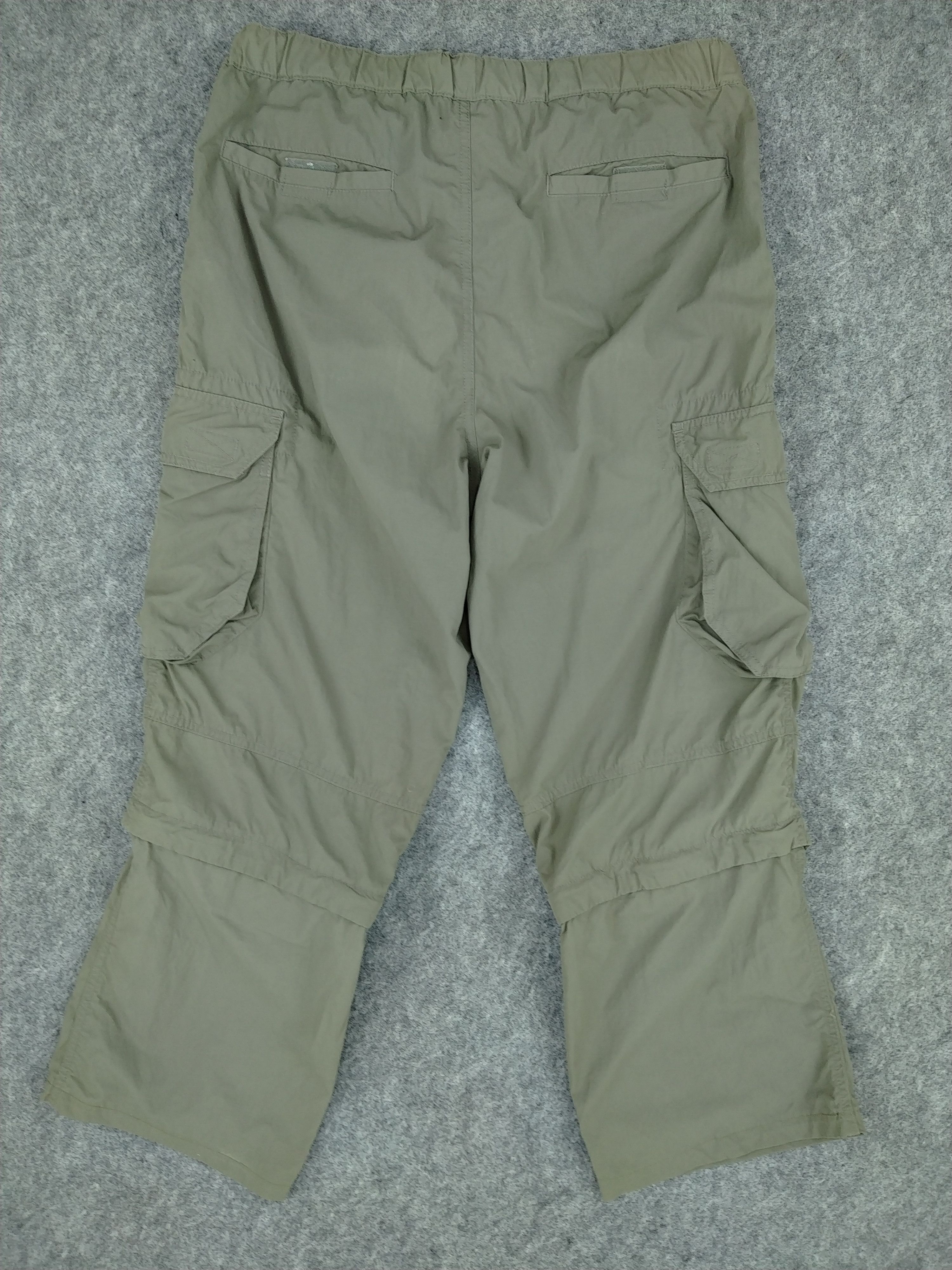 Japanese Brand Uniqlo Elastic Waist Cargo Multi Pocket Pants -CP152 Size US 33 - 2 Thumbnail