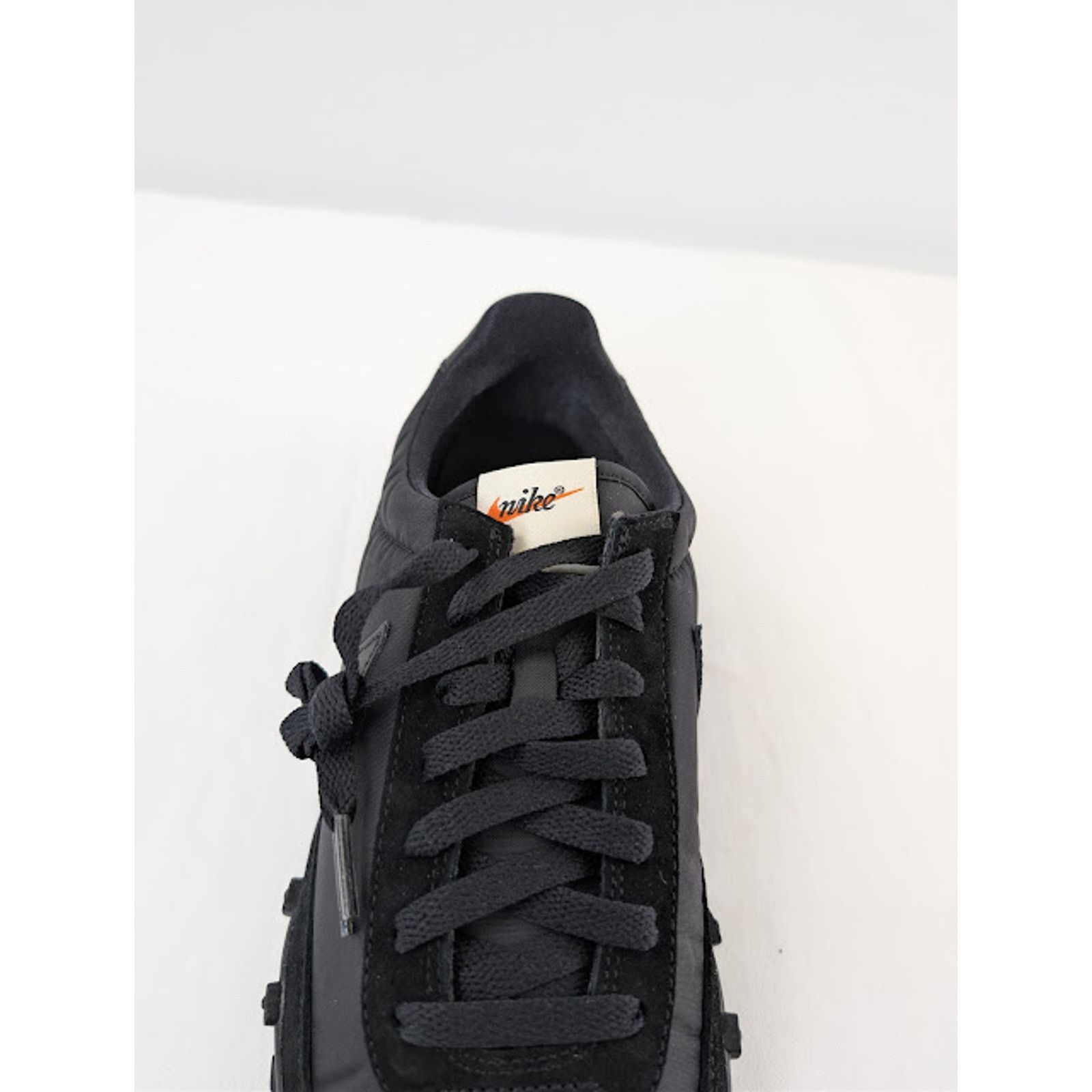 CDG by Comme des Garcons × Nike o1rshd1 Waffle Racer Low Top Sneaker in Black / White 8 Size US 8 / EU 41 - 14 Thumbnail