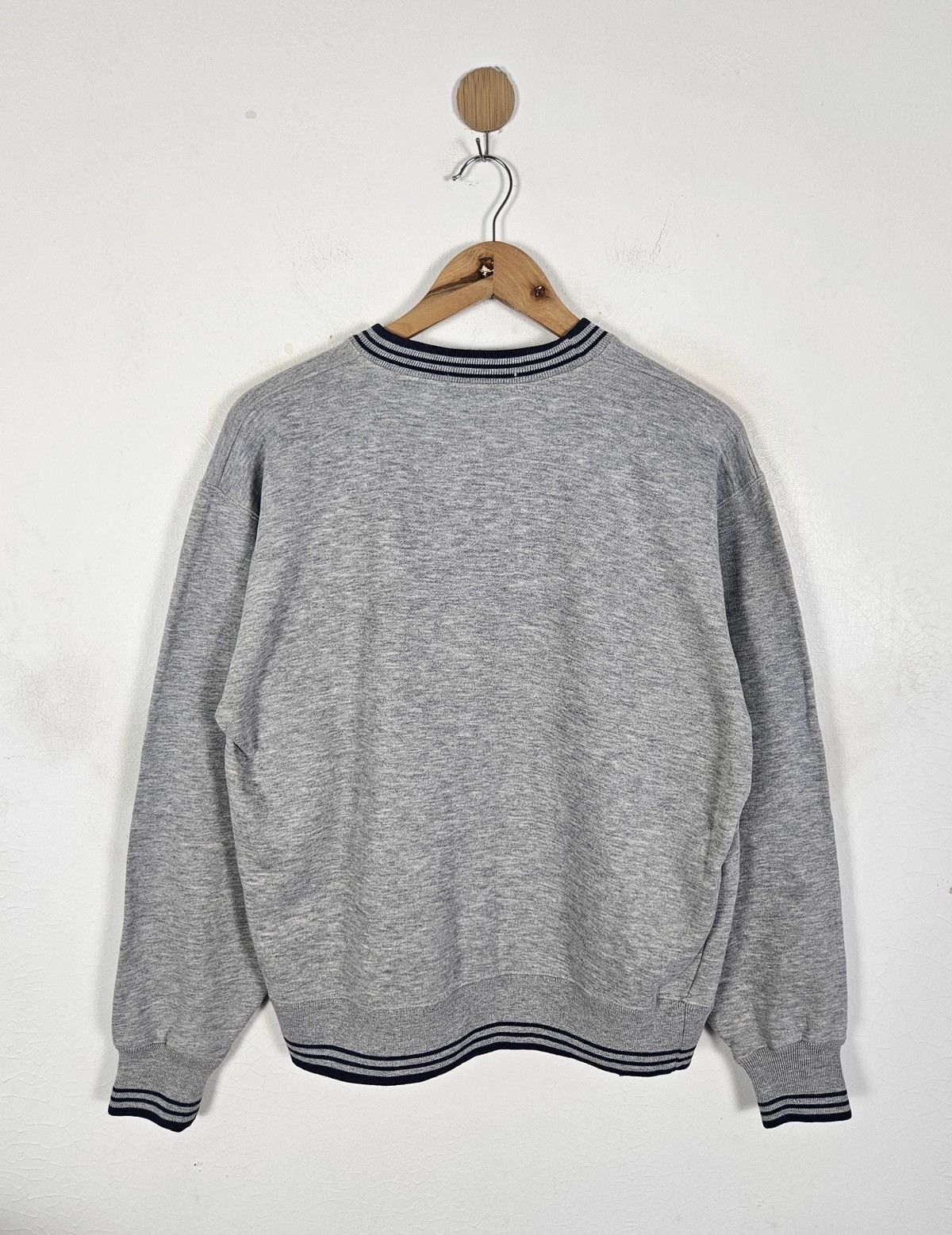 Hook-Ups Vintage Bitch Skateboard Streetwear 90s sweatshirt Size US L / EU 52-54 / 3 - 3 Thumbnail