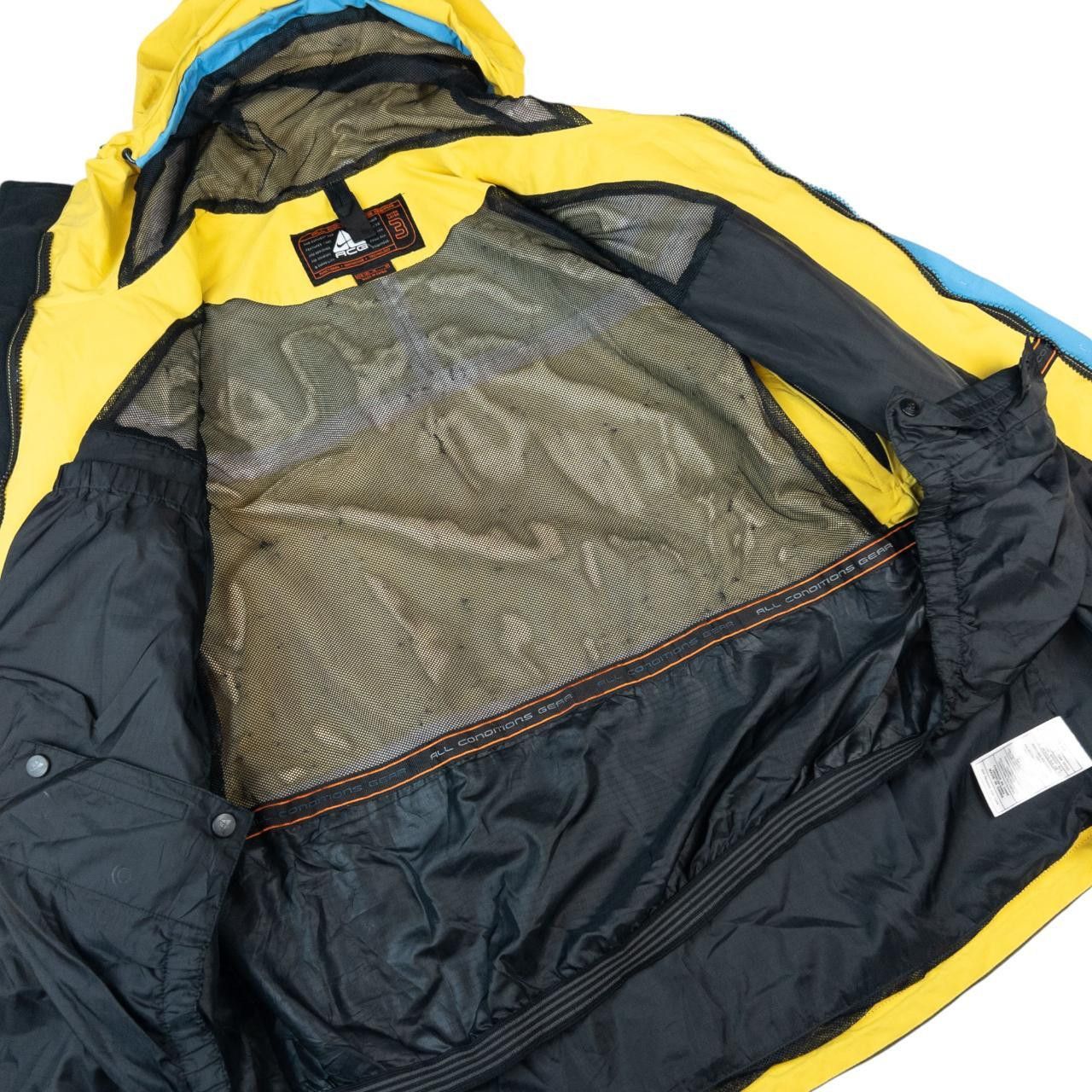 Nike ACG Vintage Nike ACG Zip Up Snowboarding Jacket Size XL Size US XL / EU 56 / 4 - 4 Thumbnail