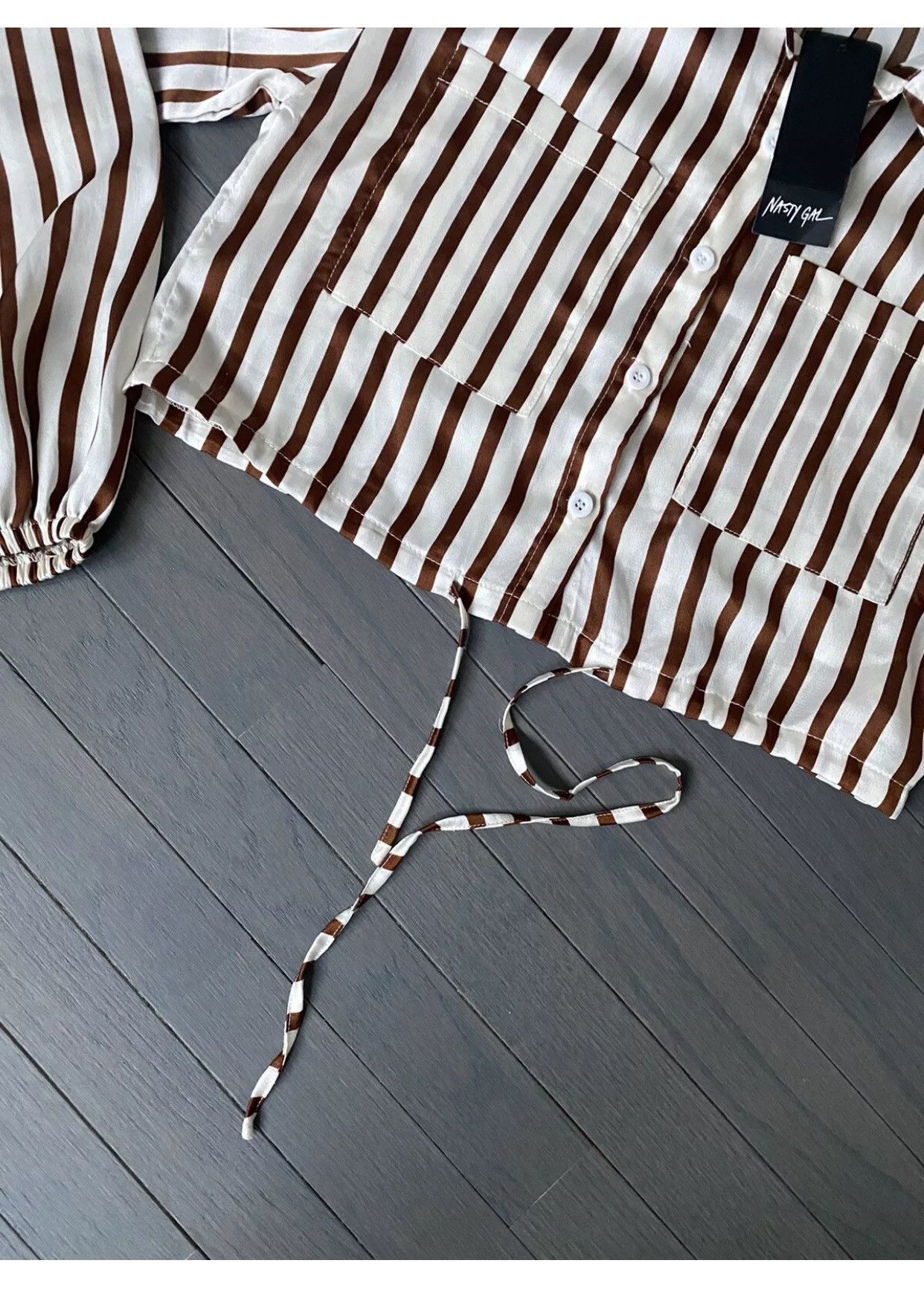 Nasty Gal NWT Nasty Gal Front Tie Striped Crop Silky Shirt Size Small Size S / US 4 / IT 40 - 5 Thumbnail