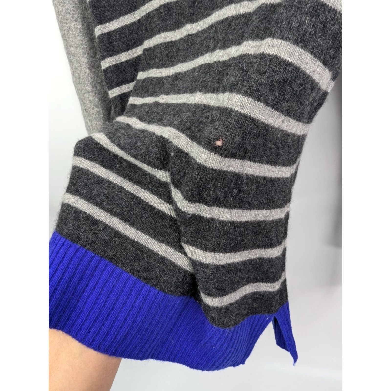 Vintage Quotation Sweater Striped Cashmere Gray Black Blue Womens XS (Holes) - Quilting? Size XS / US 0-2 / IT 36-38 - 3 Thumbnail