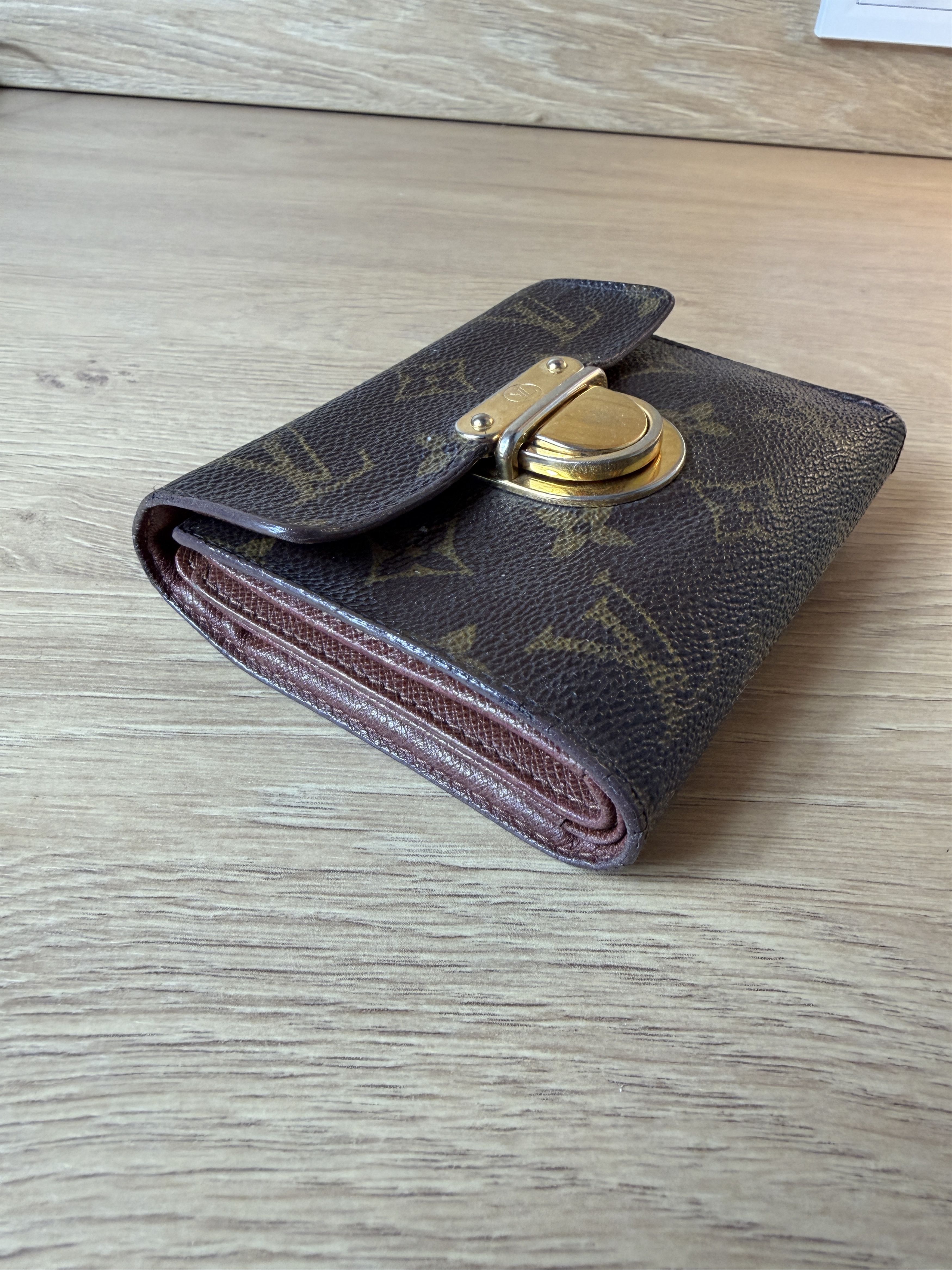 Louis Vuitton vintage louis vuitton wallet monogram Size ONE SIZE - 9 Thumbnail