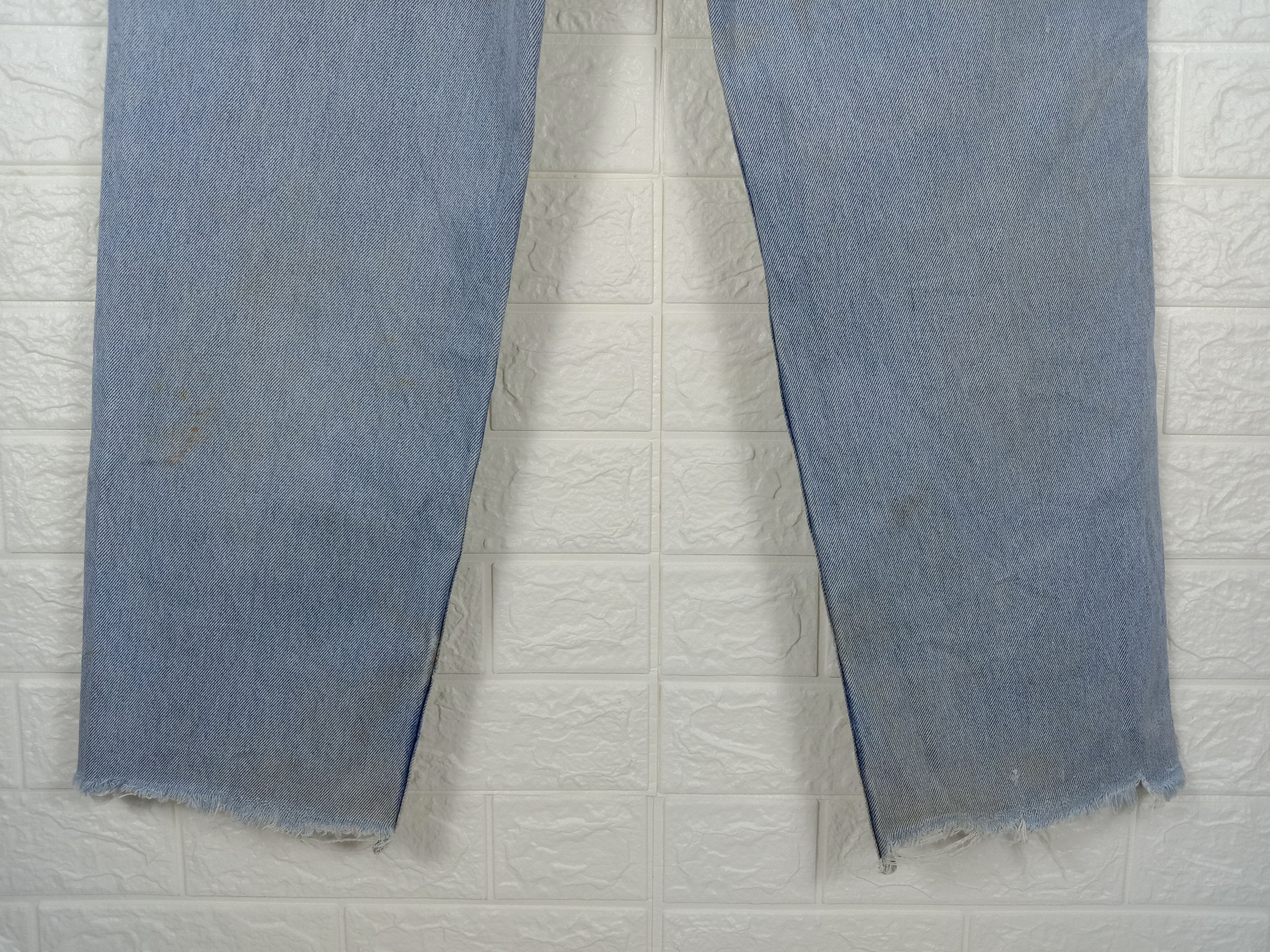 Levi's Vintage Levi's 550 Jeans Light Wash Distressed Denim Size US 32 / EU 48 - 8 Thumbnail