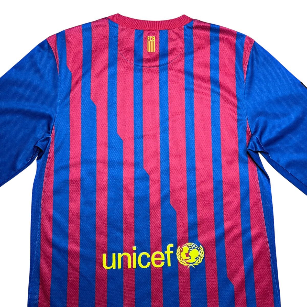 Nike 2011 Nike Barcelona Home Football Soccer Long Sleeve Jersey Size US S / EU 44-46 / 1 - 13 Thumbnail