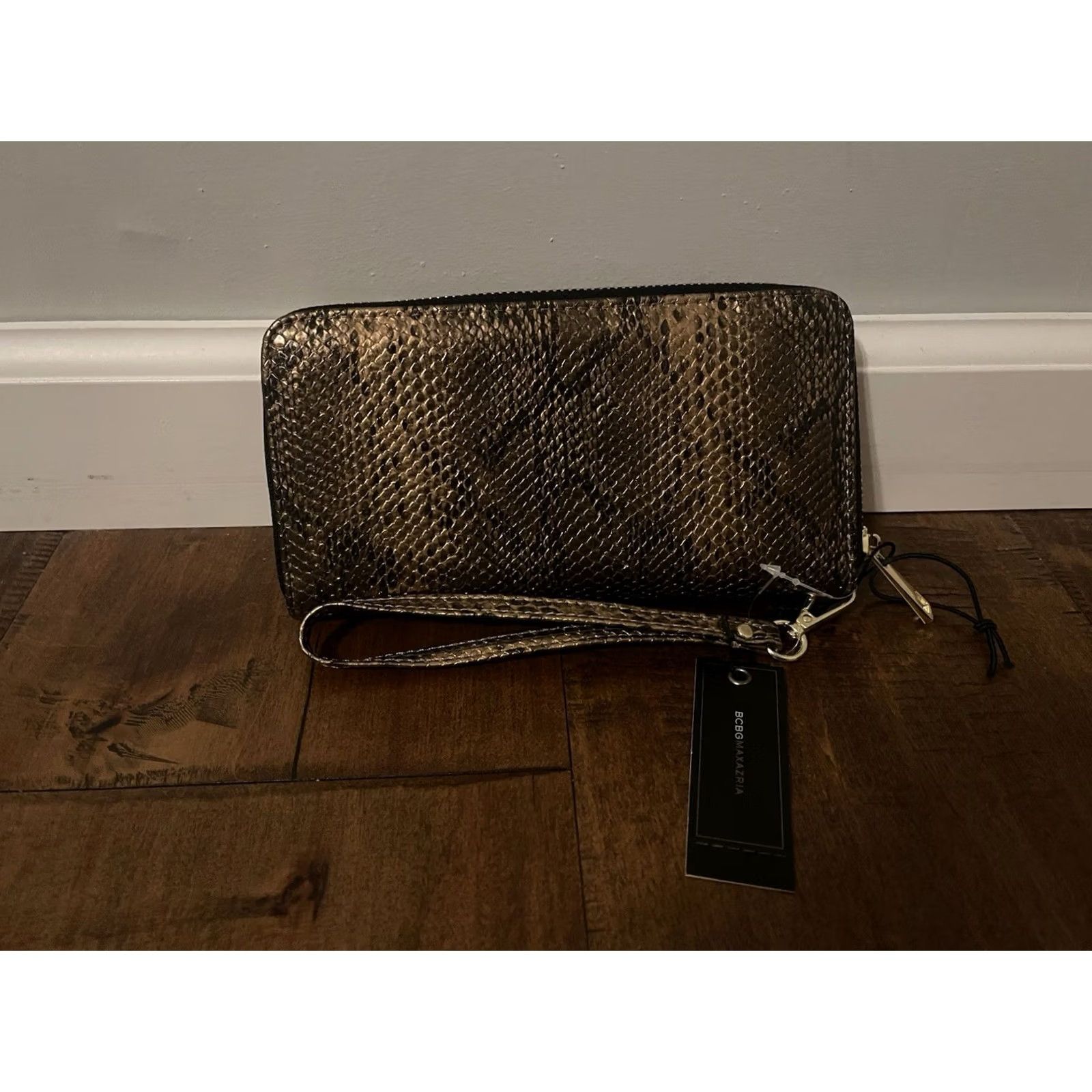 Bcbgmaxazria VINTAGE BCBGMAXAZRIA Elena Wallet Bronze Faux Python Snake Skin Zip Around Wristlet Womens Size ONE SIZE - 4 Thumbnail