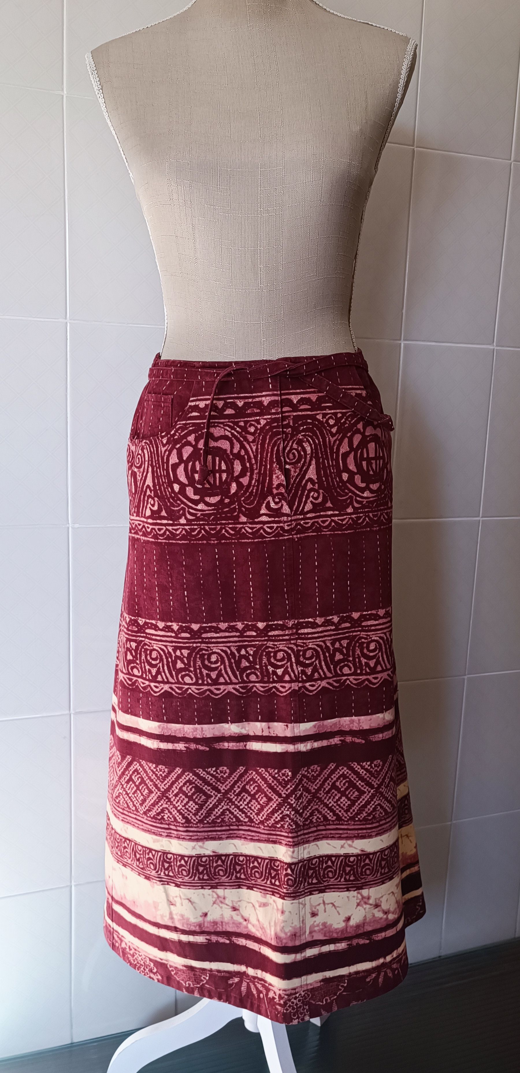 Jean Paul Gaultier 90's- Burgundy maxi skirt with ethnic print. Size 28" / US 6 / IT 42 - 1 Thumbnail