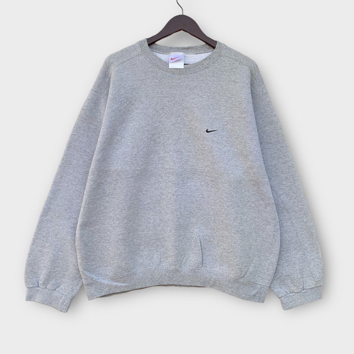 Nike × Vintage Vintage 90s Nike Small Swoosh Crewneck Size US L / EU 52-54 / 3 - 1 Thumbnail