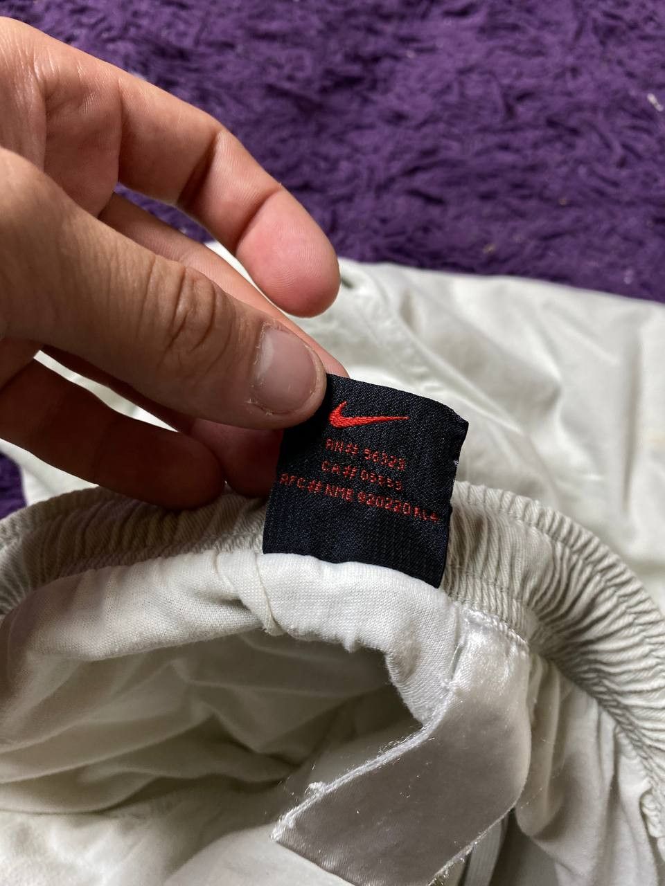 Nike shorts white NIKE Y2K logo Vintage size L streetwear Size US 34 / EU 50 - 3 Thumbnail