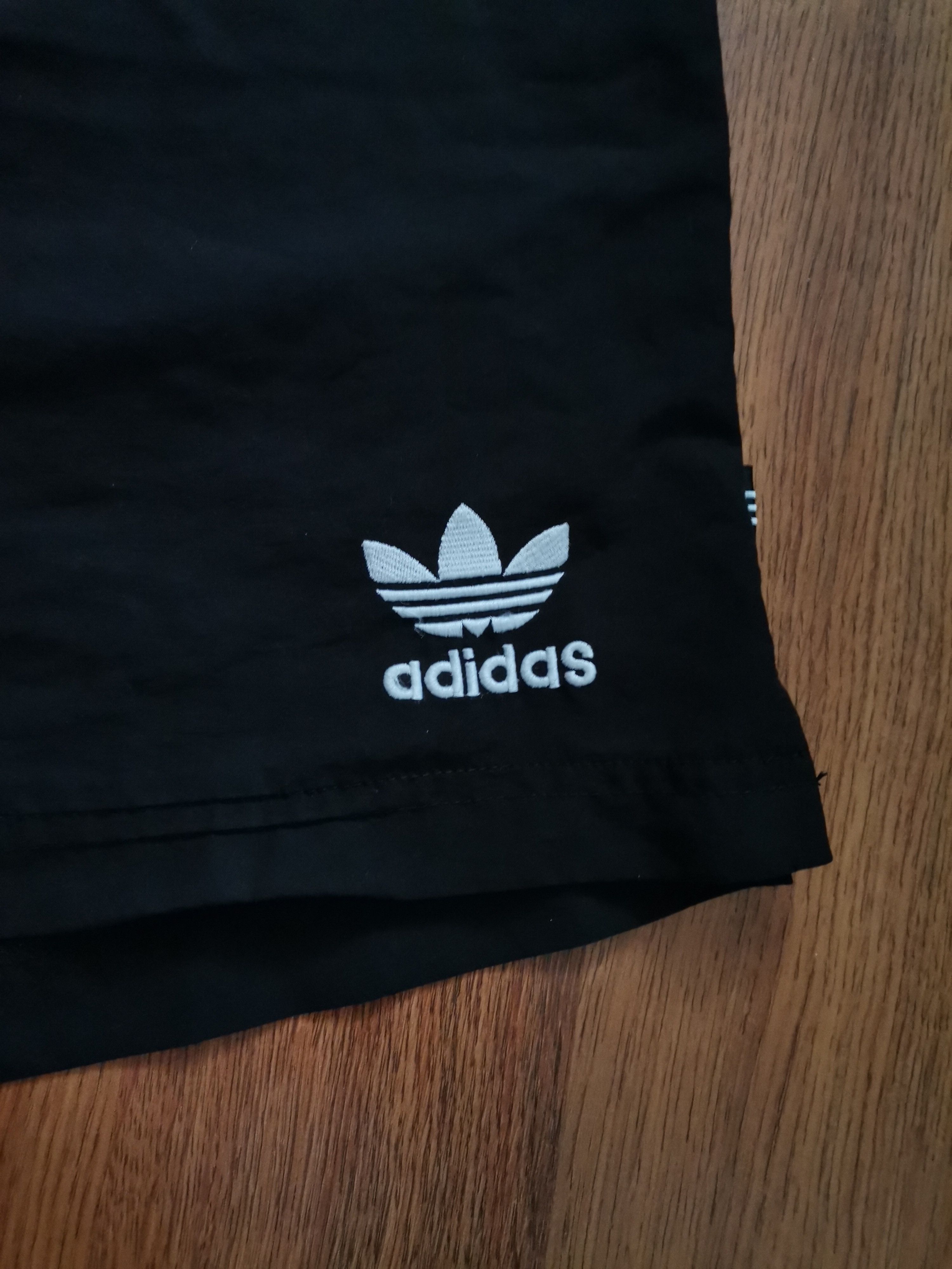 Adidas Vintage Adidas Shorts Size US 34 / EU 50 - 2 Thumbnail