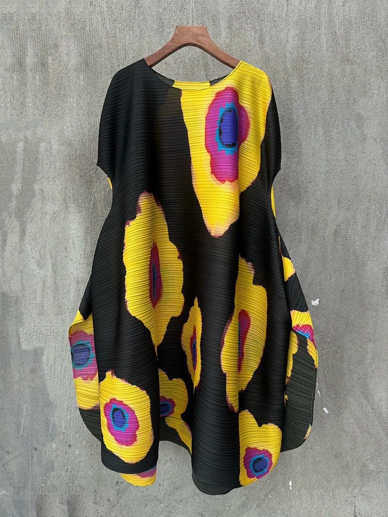 Issey Miyake Issey Miyake Sunflower horizontal stripe spring pleated dr Size L / US 10 / IT 46 - 1 Thumbnail