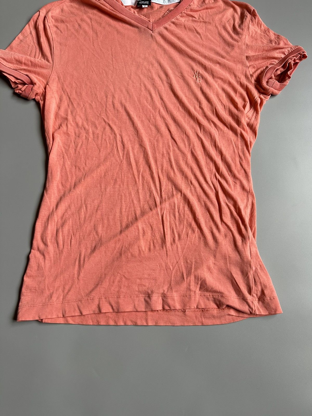 Versace Jeans Couture Versace Jeans Couture 90s Vintage Logo Peach Size S t-shirt Size S / US 4 / IT 40 - 3 Thumbnail