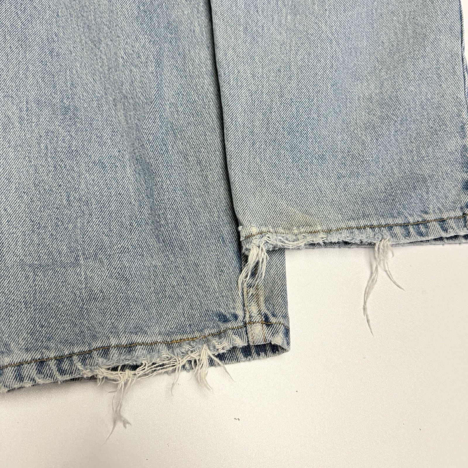 Levi's Vintage Levi's 550 Jeans Mens 31x29 Blue Relaxed USA Size US 31 - 5 Thumbnail