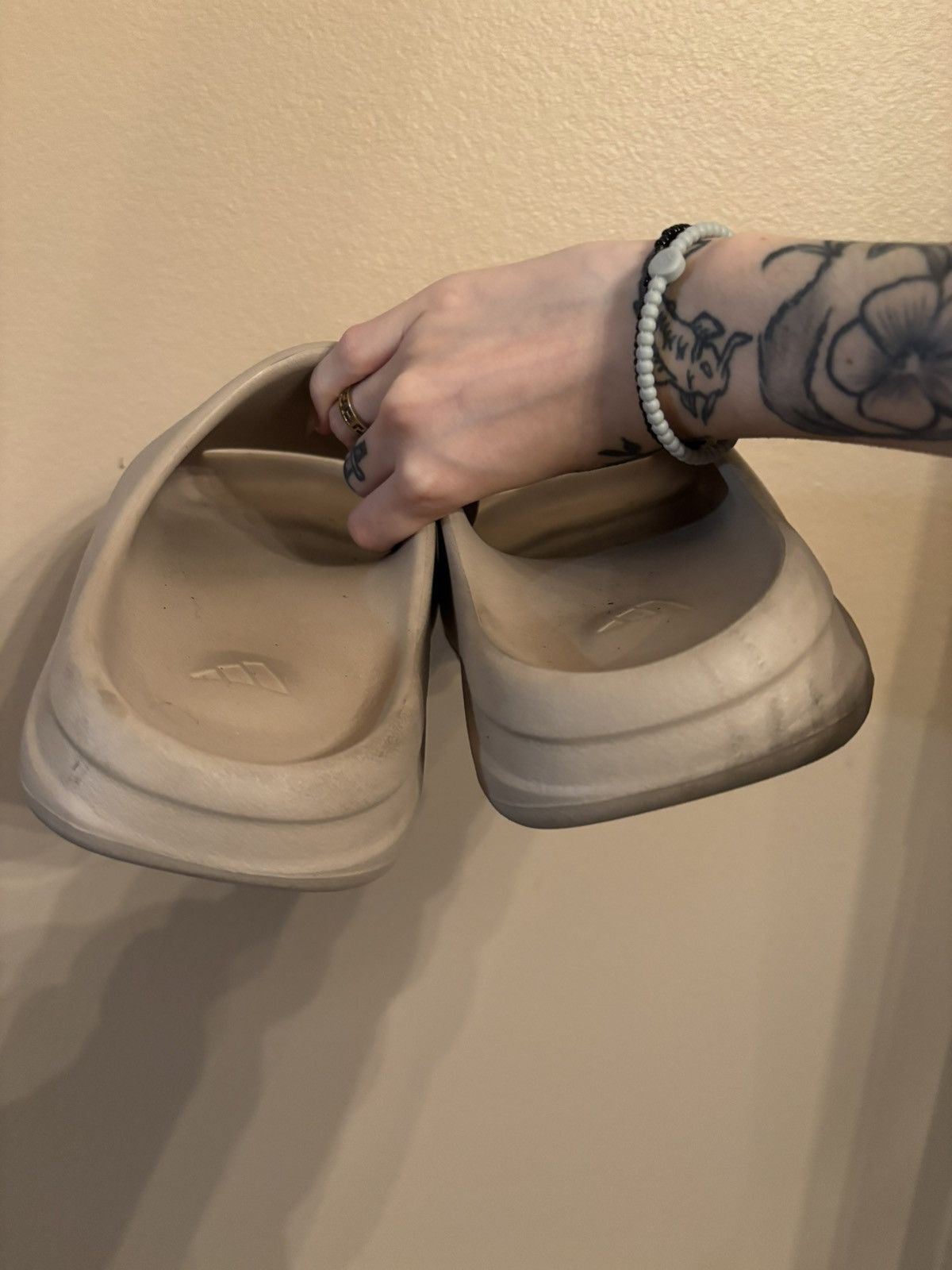 Yeezy Adidas Yeezy Slides 'Pure' 2021 ReRelease Size US 7 / EU 40 - 4 Thumbnail