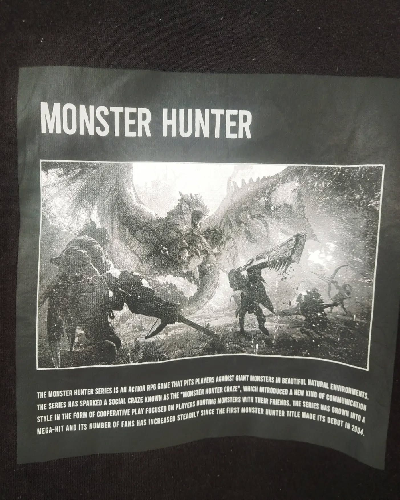 Anime Monster Hunter x GU Graphic Game Crewneck Size US XL / EU 56 / 4 - 2 Thumbnail