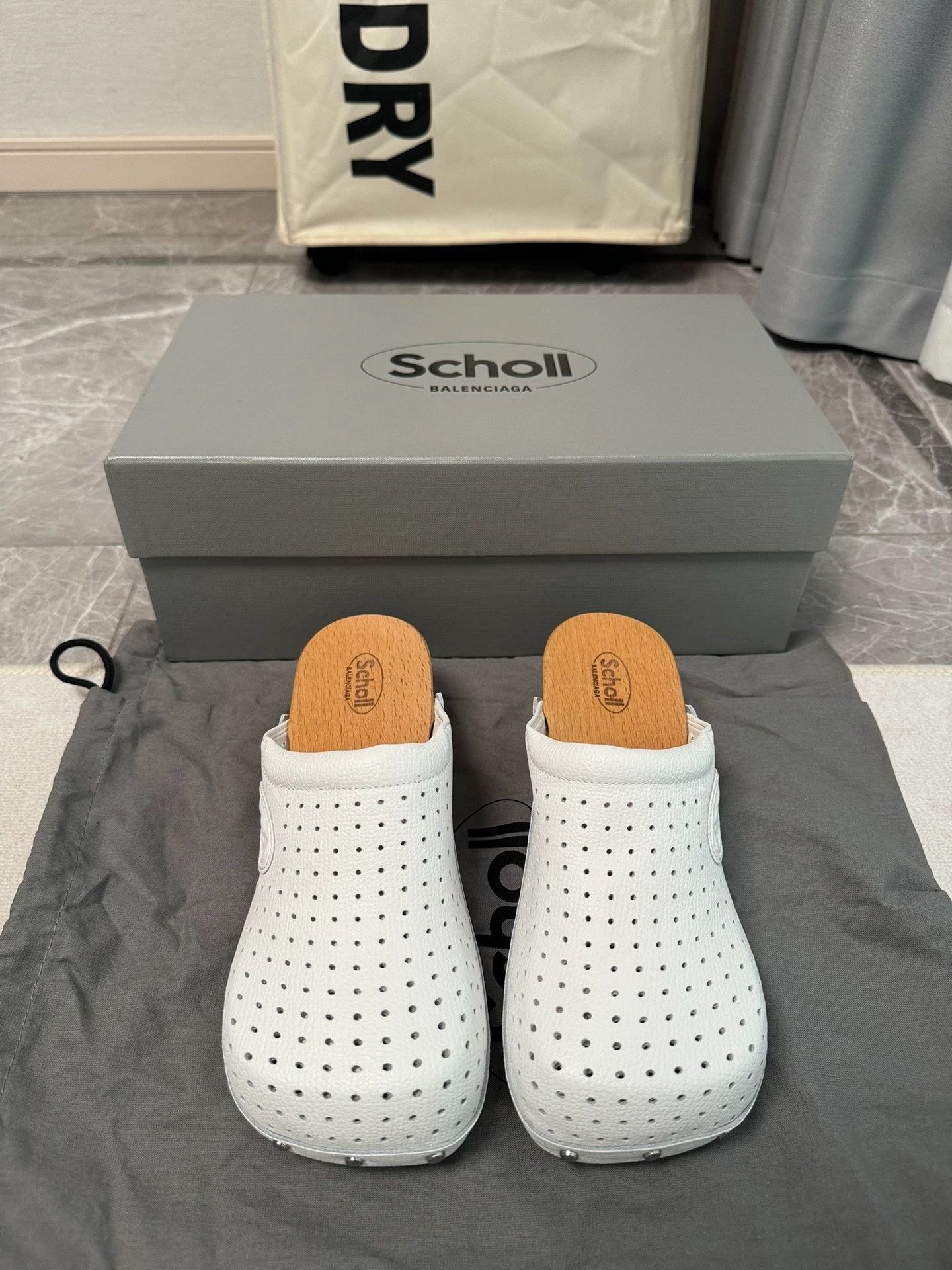 Balenciaga Balenciaga 25 SCHOLL x Clogs 36 White Size US 5.5 / IT 35.5 - 2 Thumbnail