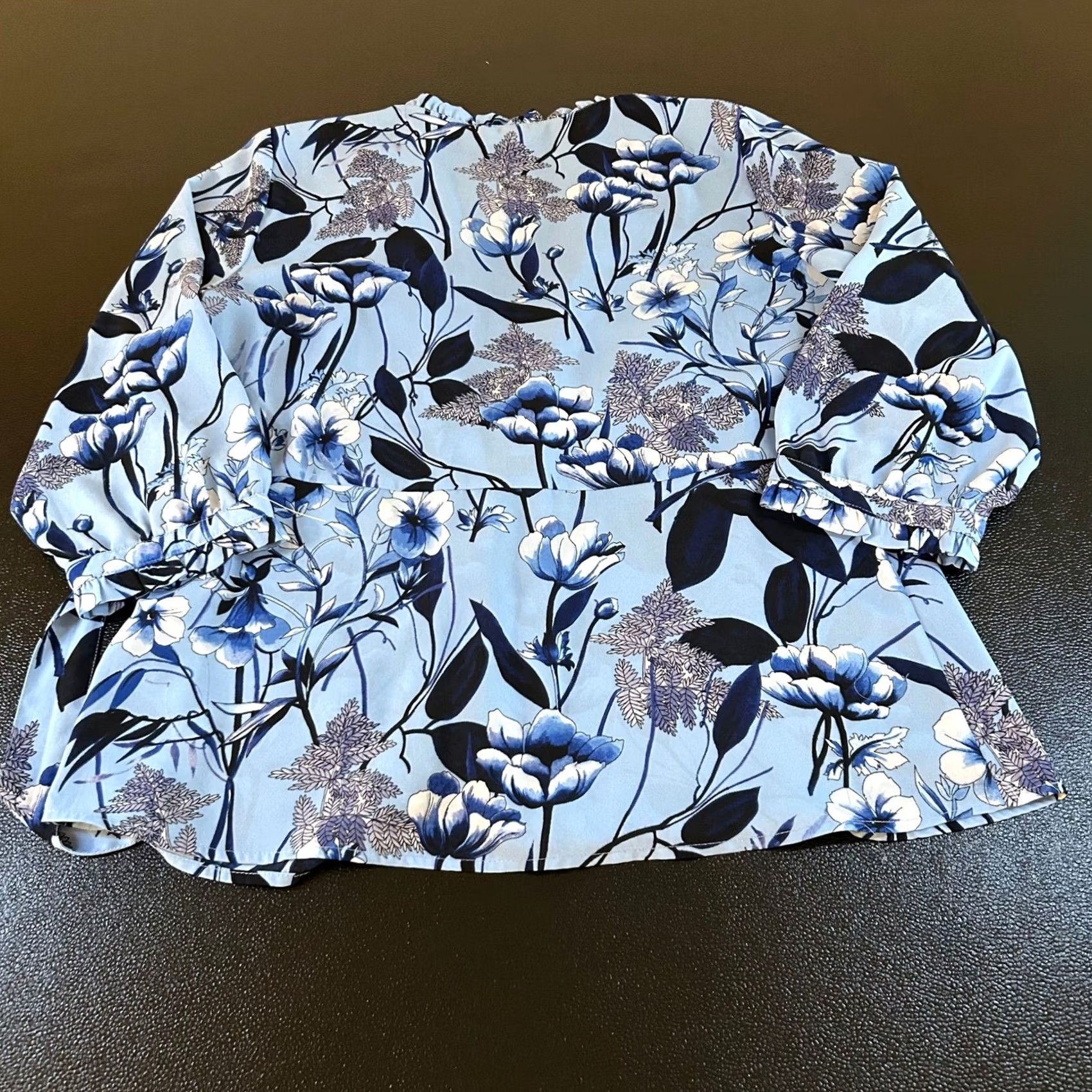 Karl Lagerfeld Karl Lagerfeld Paris Floral Tie Front Blouse Top Blue Flowers Women Large Size L / US 10 / IT 46 - 4 Thumbnail