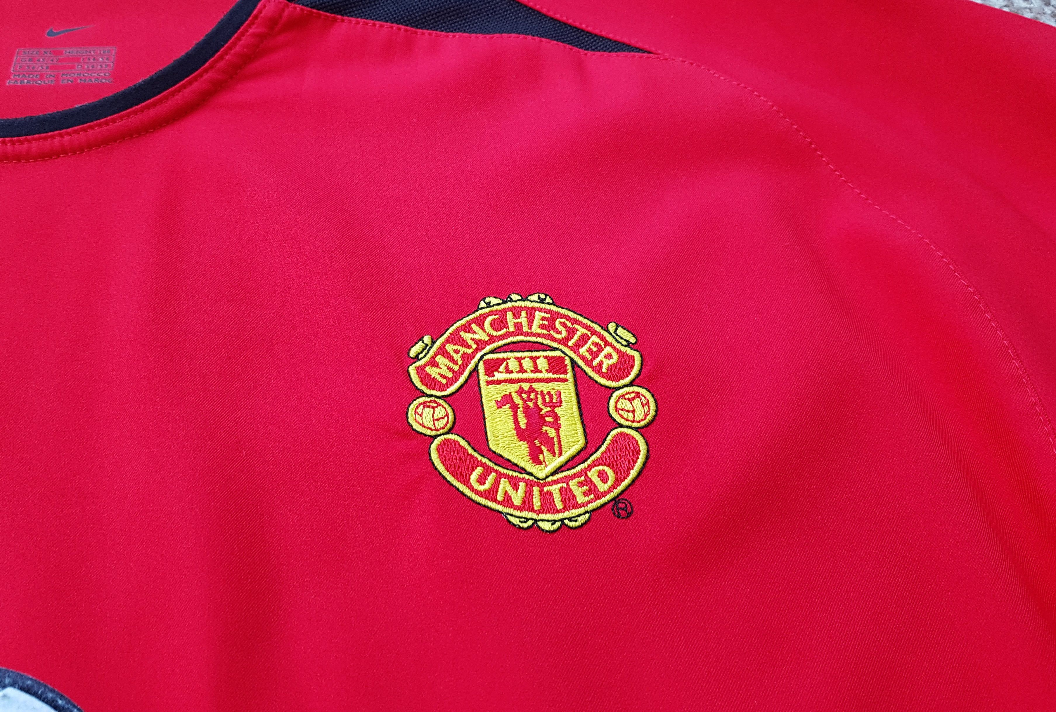 Nike MANCHESTER UNITED 2002 2004 NIKE HOME JERSEY SOCCER VODAFONE Size US XL / EU 56 / 4 - 7 Thumbnail