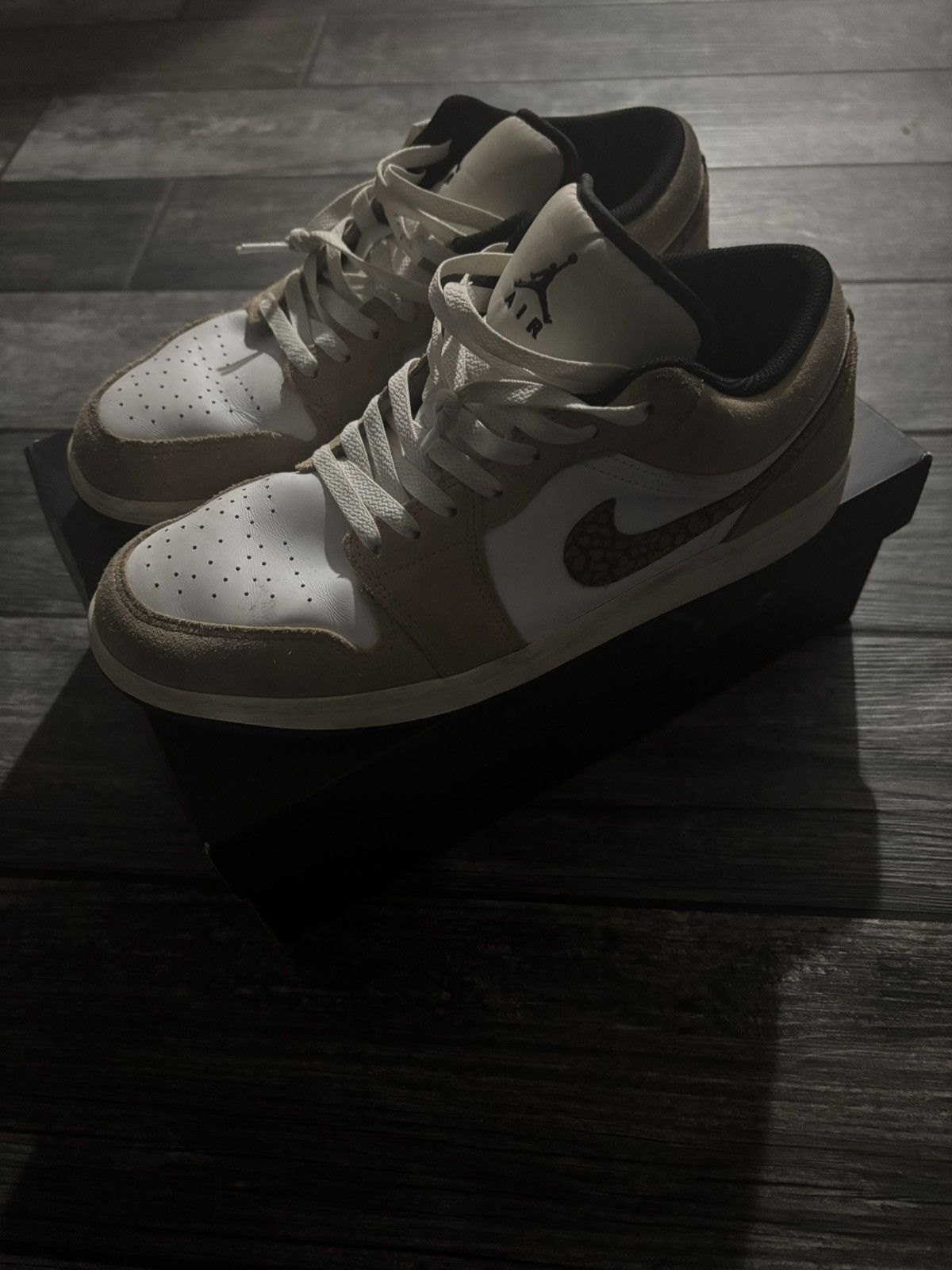 Nike Air Jordan low Size US 11.5 / EU 44-45 - 1 Thumbnail