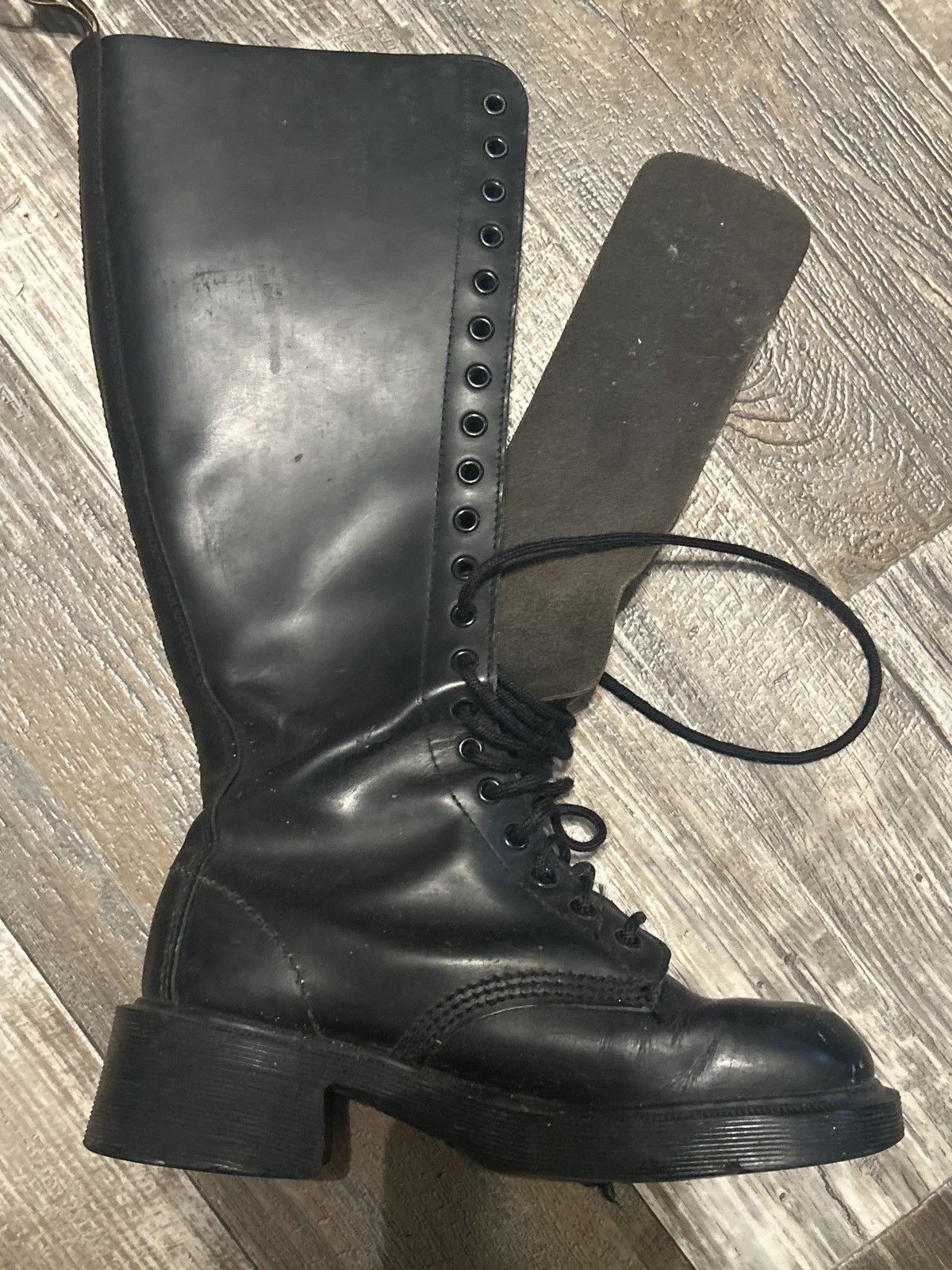 Dr. Martens Girls 20 hole dr martens Size US 7.5 / IT 37.5 - 4 Thumbnail