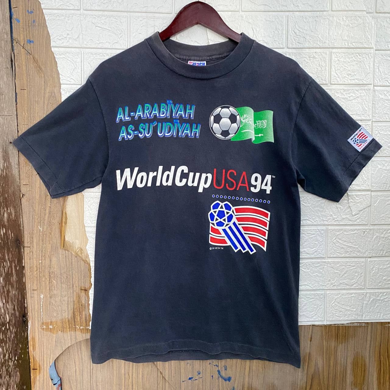 Vintage Vintage Sun Faded World Cup 90s tee Size US M / EU 48-50 / 2 - 1 Thumbnail