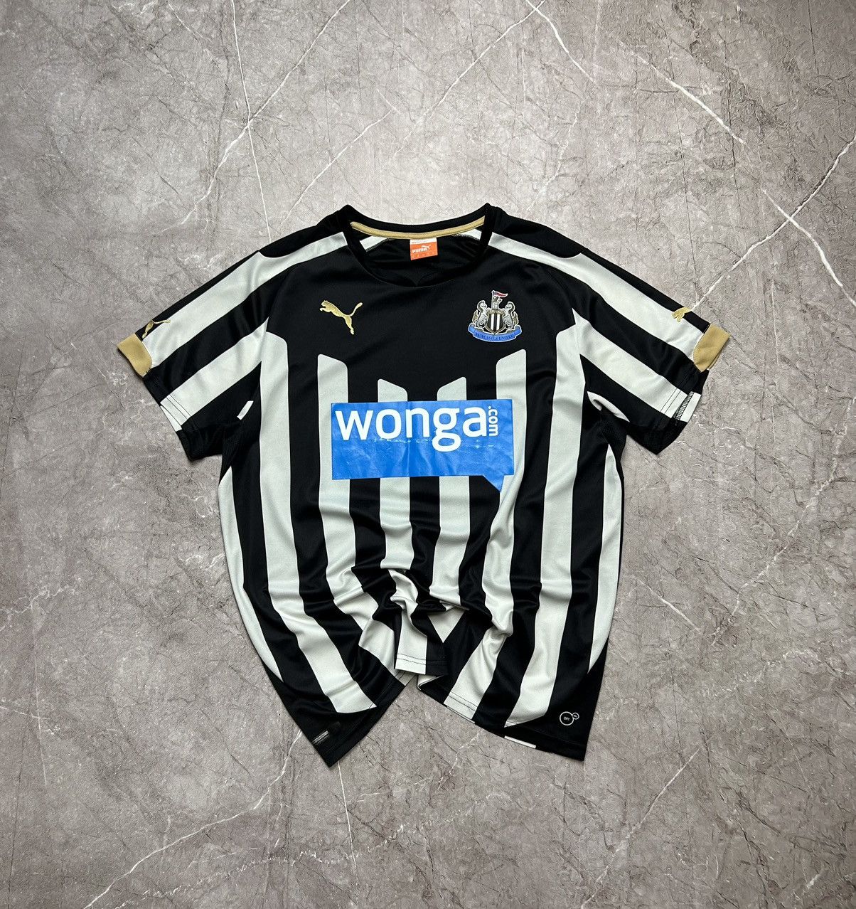 Puma × Vintage Puma Newcastle United 2014-15 Home Kit Jersey Size US M / EU 48-50 / 2 - 1 Thumbnail