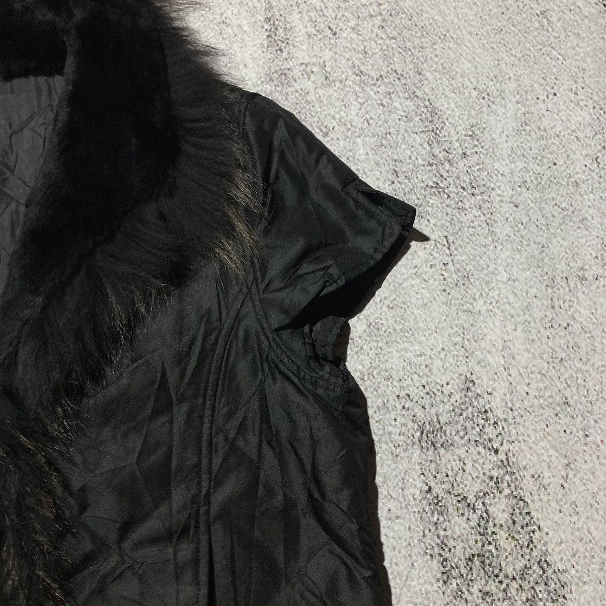 Japanese Brand 2000s Japanese Brand Trim Fur Vest Jacket Vkei Gothic Grunge Size US L / EU 52-54 / 3 - 5 Thumbnail