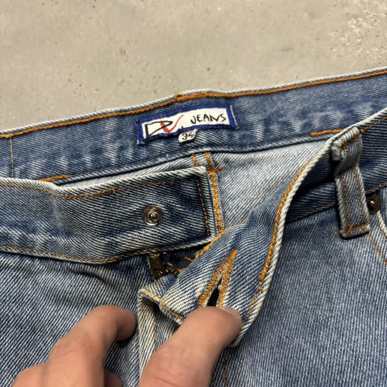 Japanese Brand × Vintage Crazy Vintage Y2K/2000s Light Wash Essential Denim Jeans! Size US 34 / EU 50 - 7 Thumbnail