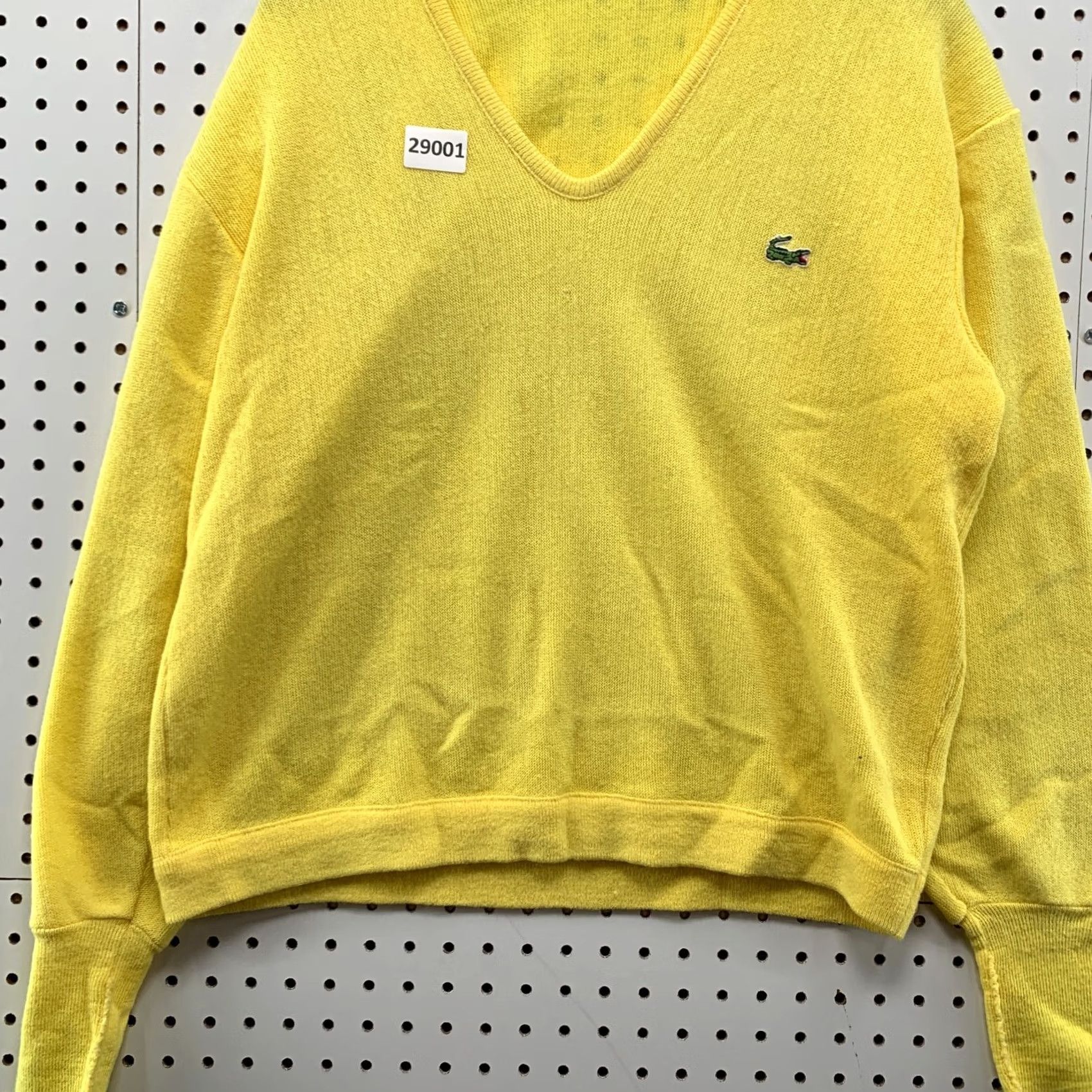 Izod VINTAGE Izod Lacoste Sweater Mens Large Yellow Knit Long Sleeve V-Neck Pullover 90s Size US L / EU 52-54 / 3 - 7 Thumbnail
