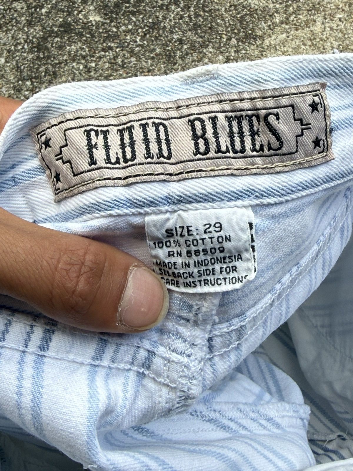 Vintage 90s Fluid Blues White Light Blue Striped Denim Shorts Size US 29 - 9 Thumbnail