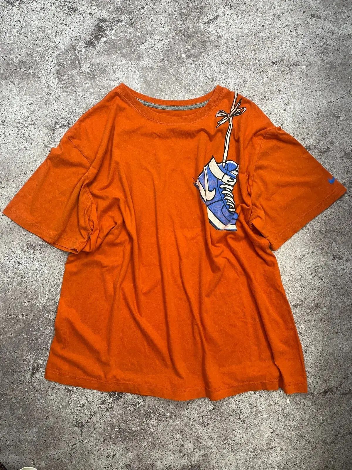 Nike Vintage Nike Graphic T-Shirt Orange Blue Sneaker Size M Size US XXL / EU 58 / 5 - 1 Thumbnail