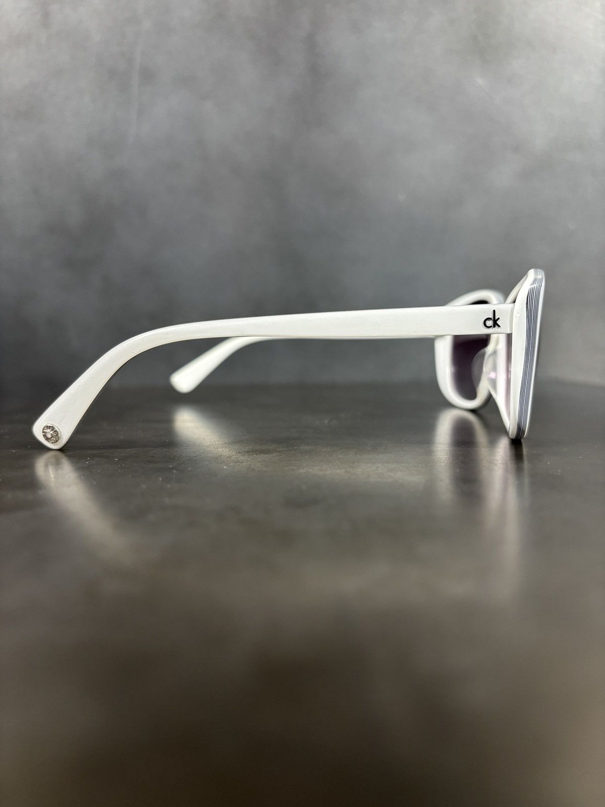 Calvin Klein F/W 2009 Calvin Klein Sunglasses Butterfly CK 4091/S White Size ONE SIZE - 4 Thumbnail