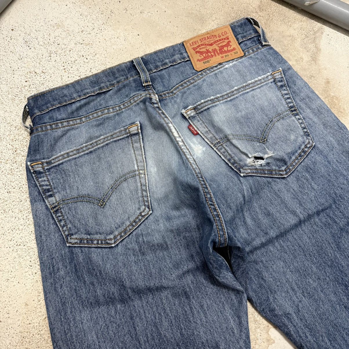 Levi's Levis 505 Worn Distressed Jeans Denim Pants Size US 29 - 10 Thumbnail
