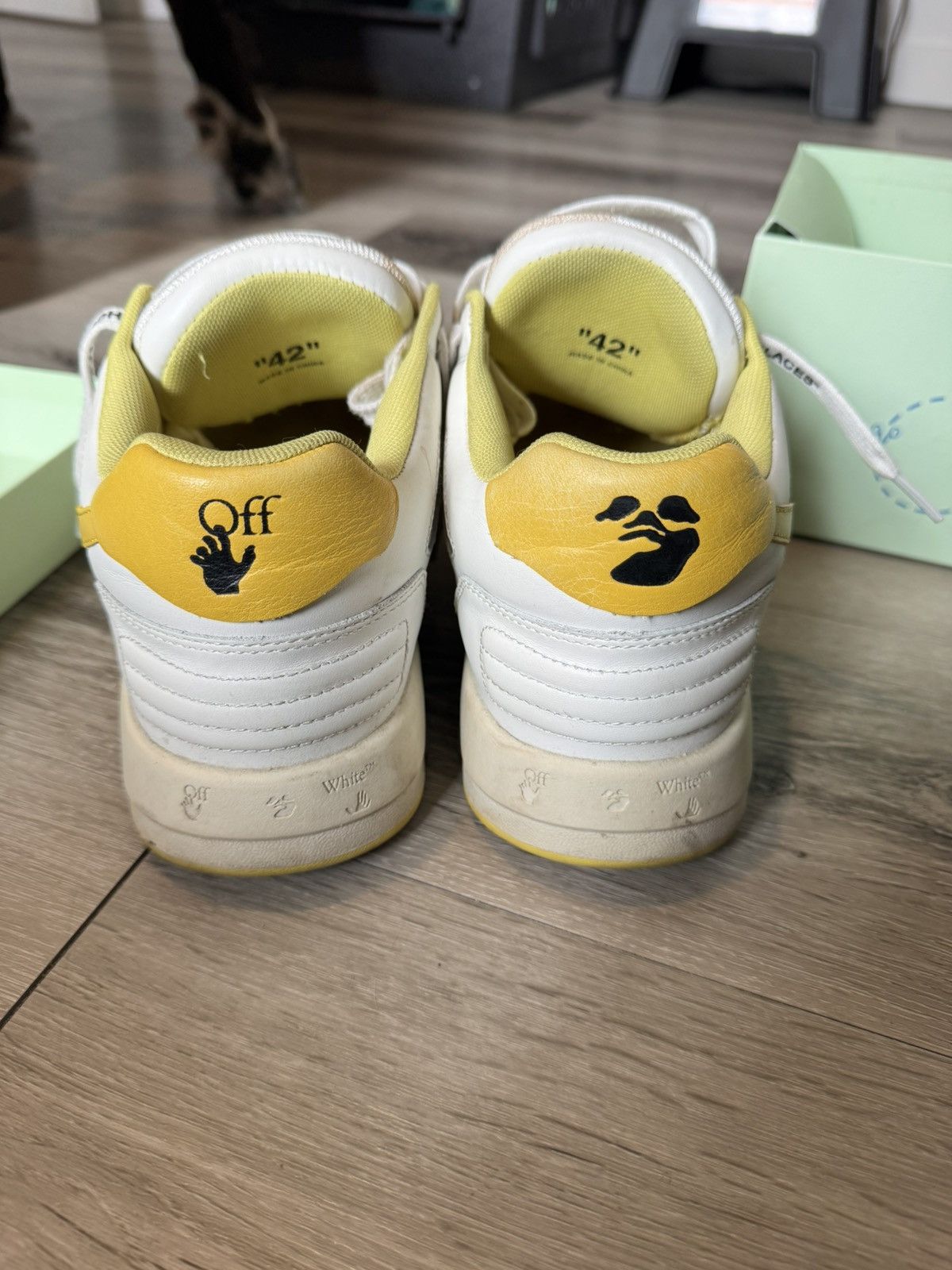Off-White Off-White Out of Office White/Yellow Size US 9 / EU 42 - 4 Thumbnail